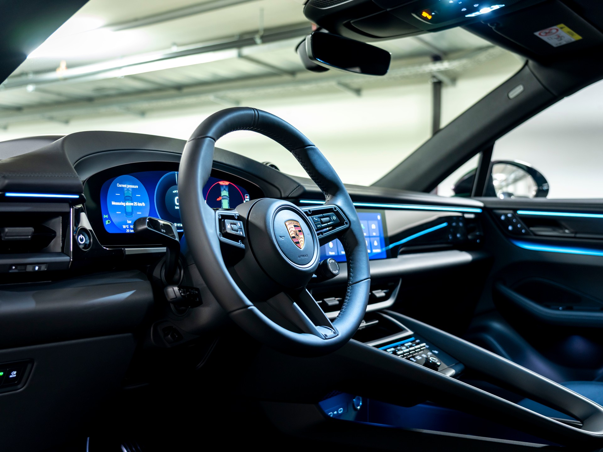 PORSCHE Macan 4 GTS 100kWh-image-13