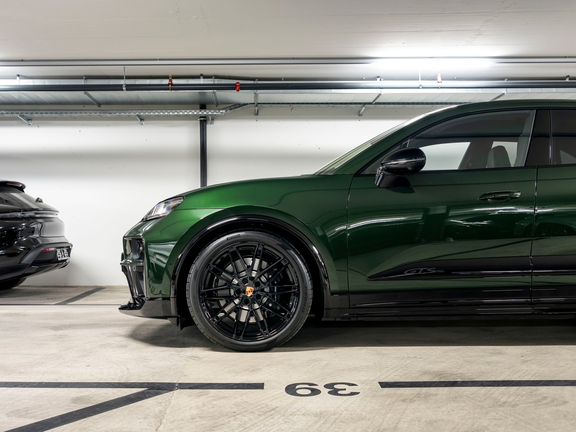 PORSCHE Macan 4 GTS 100kWh-image-6