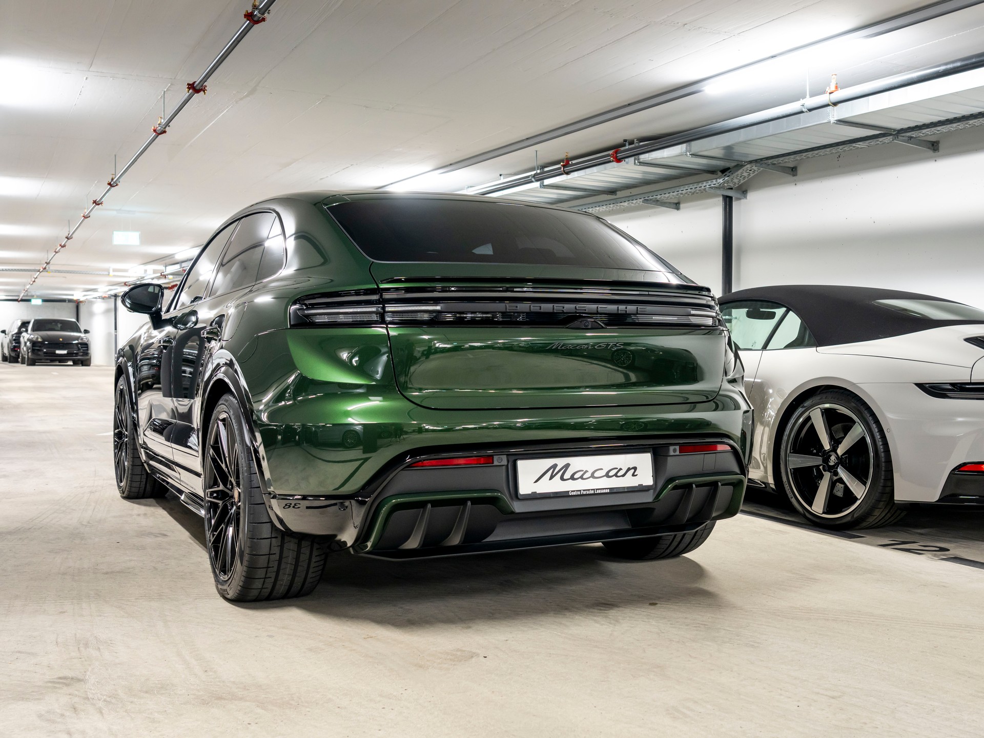 PORSCHE Macan 4 GTS 100kWh-showroom-element-2
