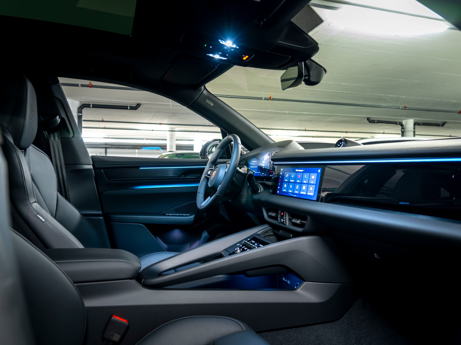 PORSCHE Macan 4 GTS 100kWh-image-23
