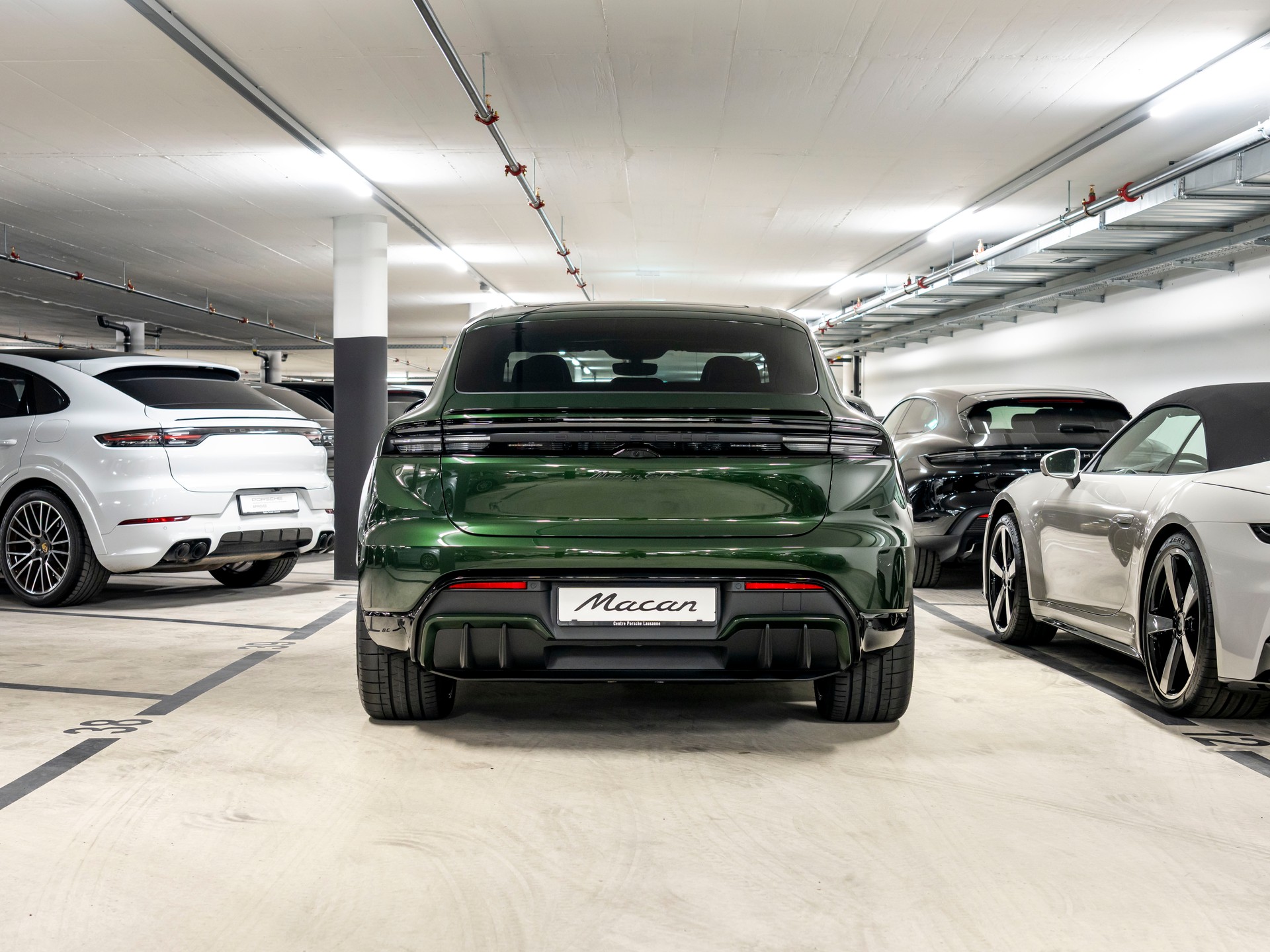 PORSCHE Macan 4 GTS 100kWh-image-4