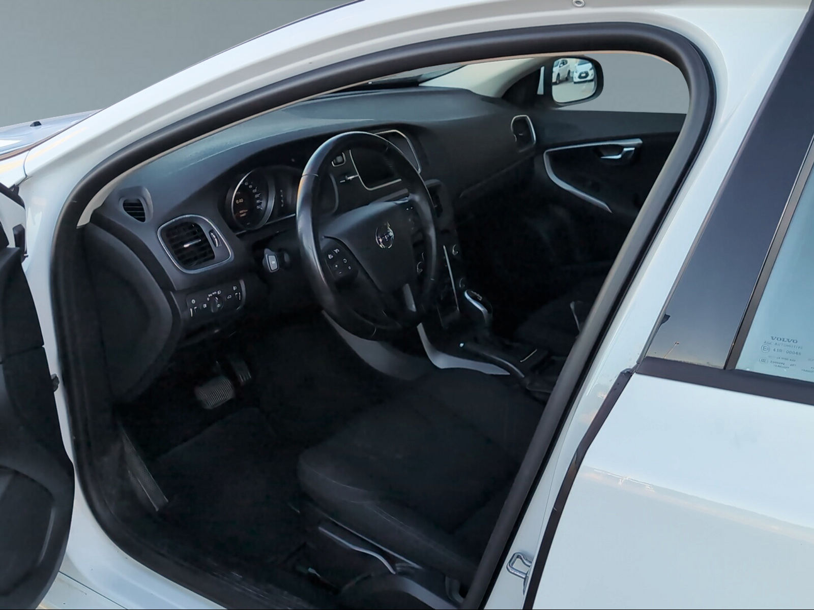VOLVO V40 1.5 T2 Kinetic S/S-image-8