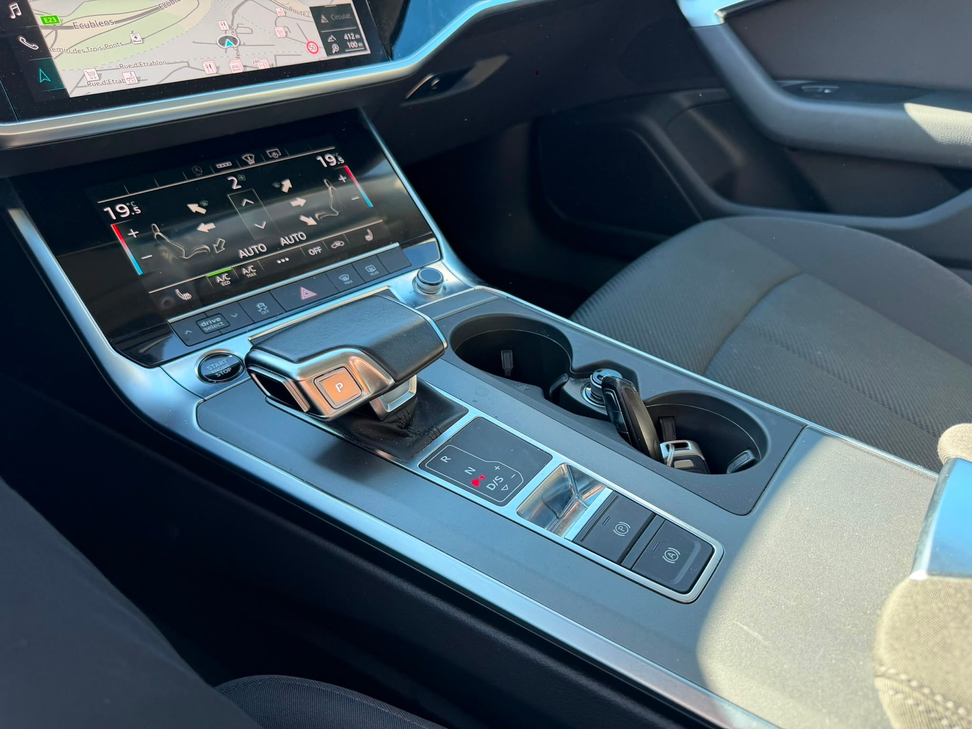 AUDI A6 Avant 40 TDI Attraction quattro S-tronic GARANTIE 2 ANS expertiser du jours-image-14
