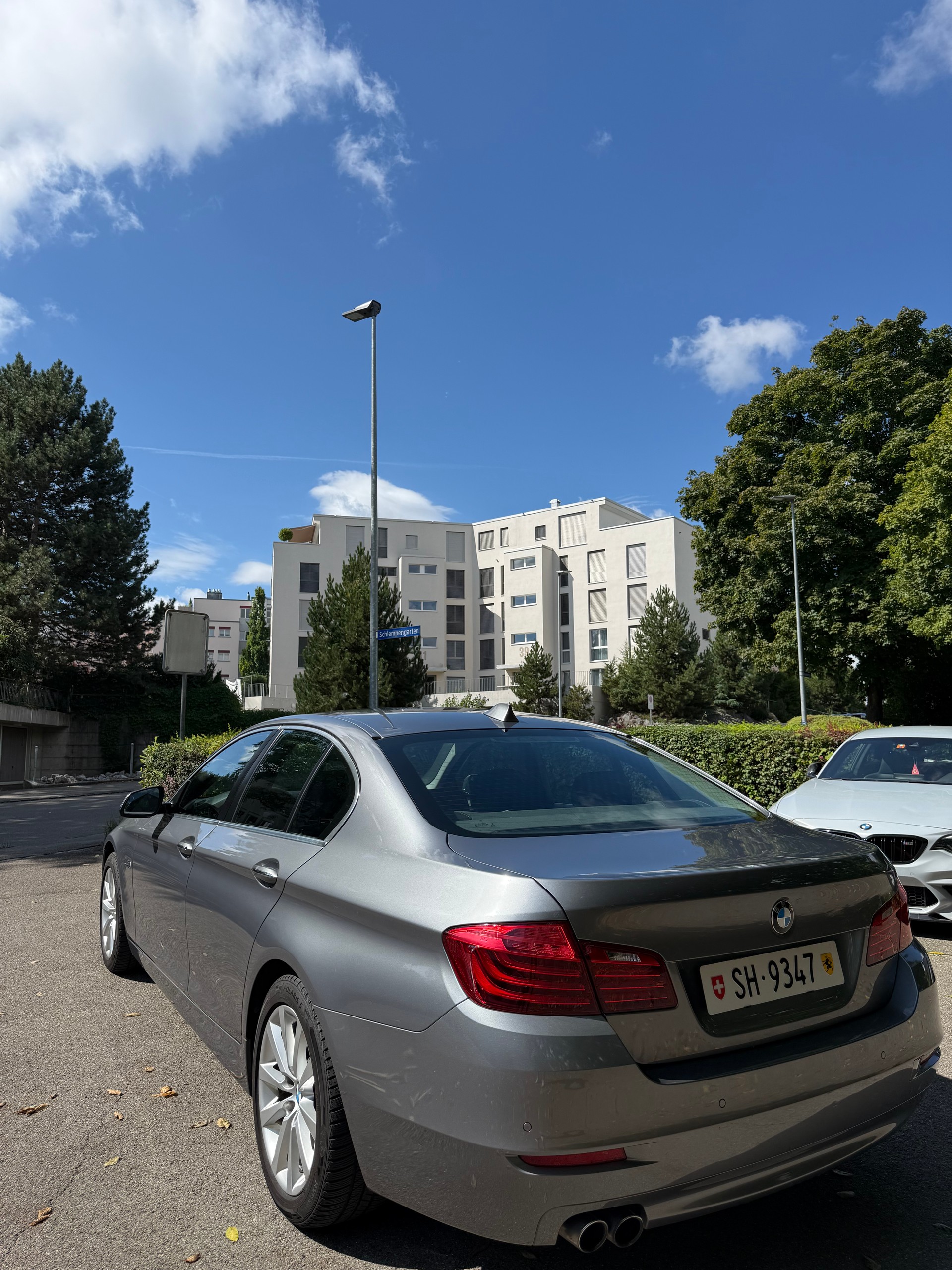 BMW 520d xDrive-image-2
