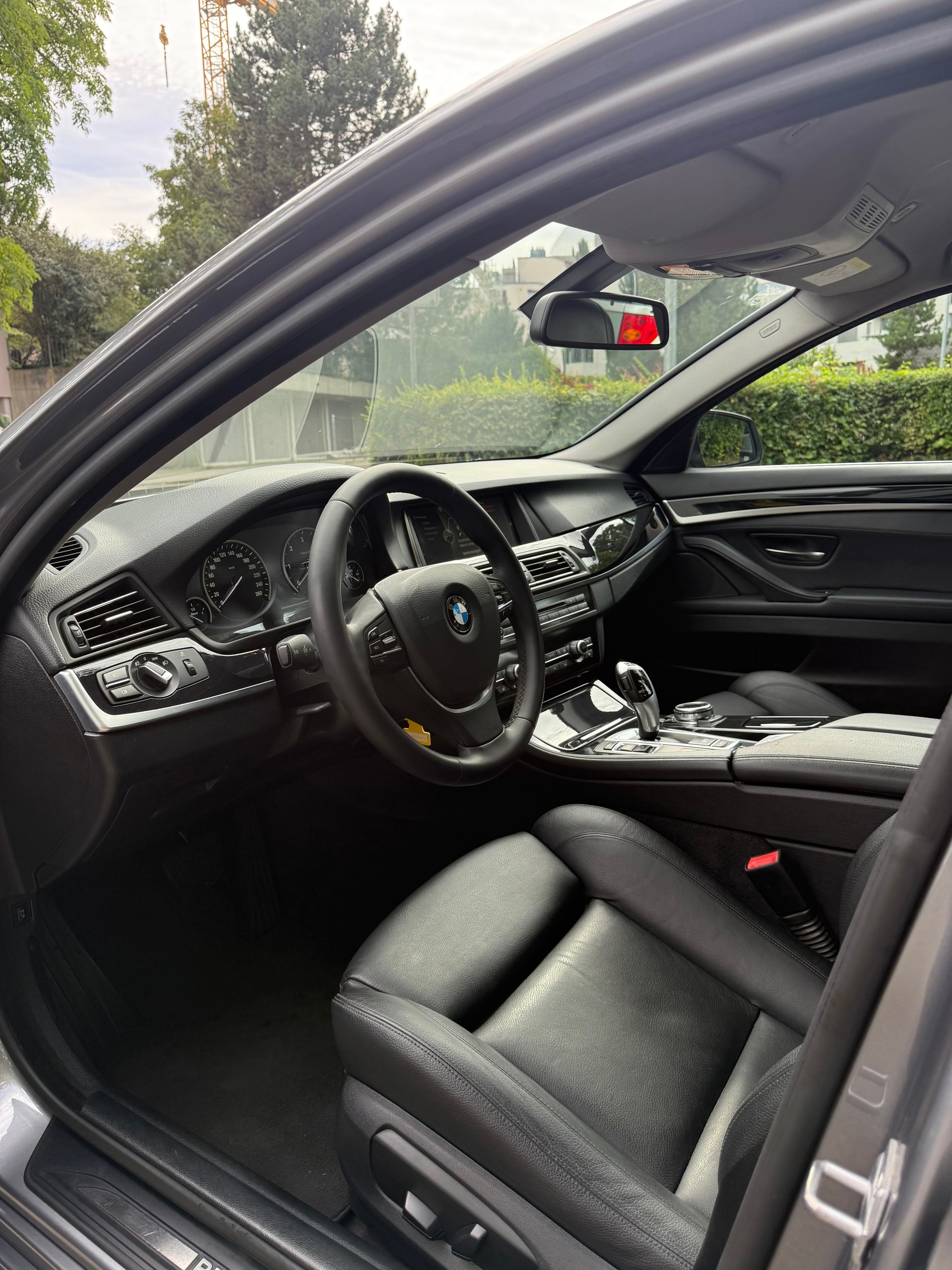 BMW 520d xDrive-image-3