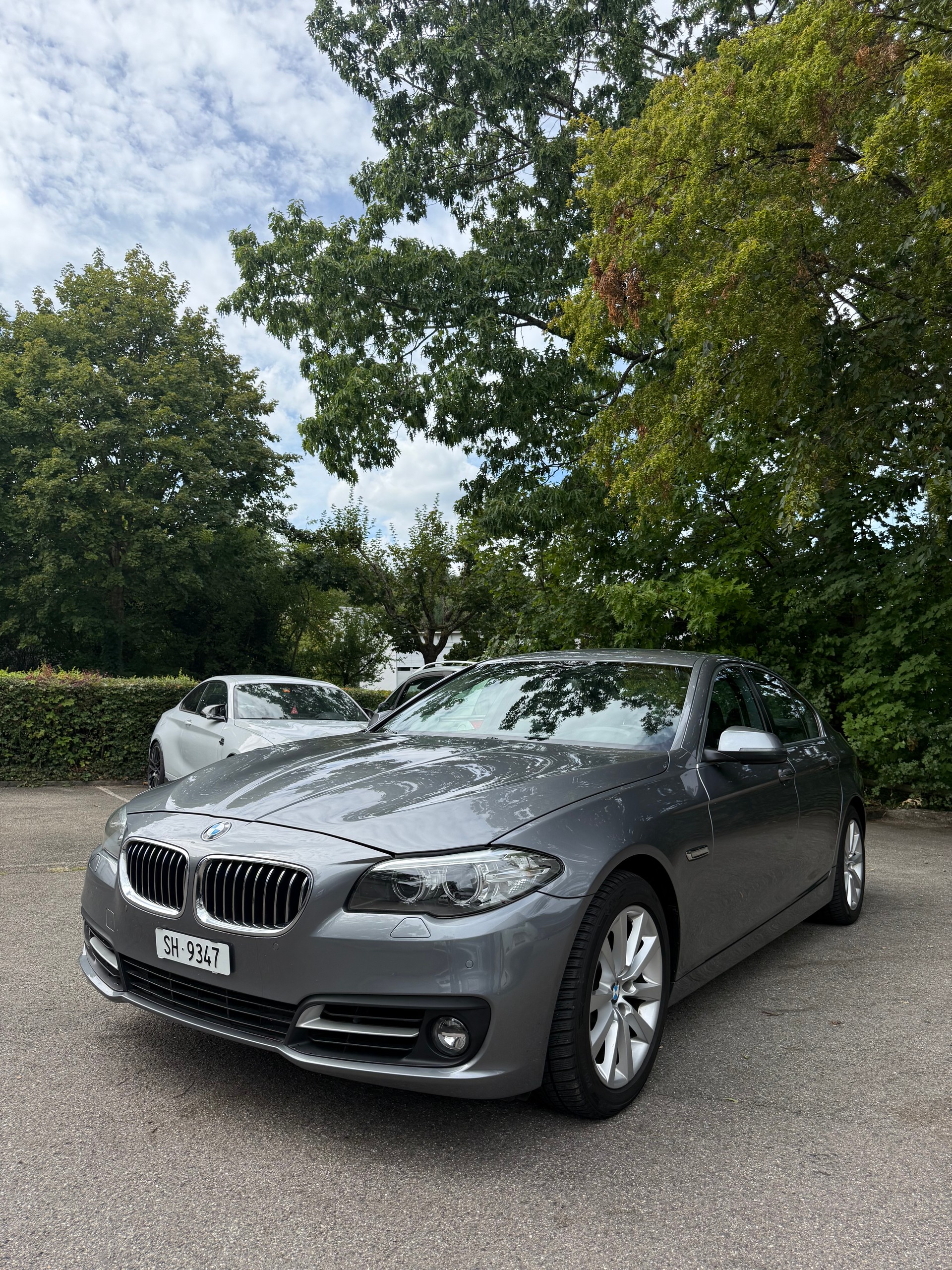 BMW 520d xDrive-image-1