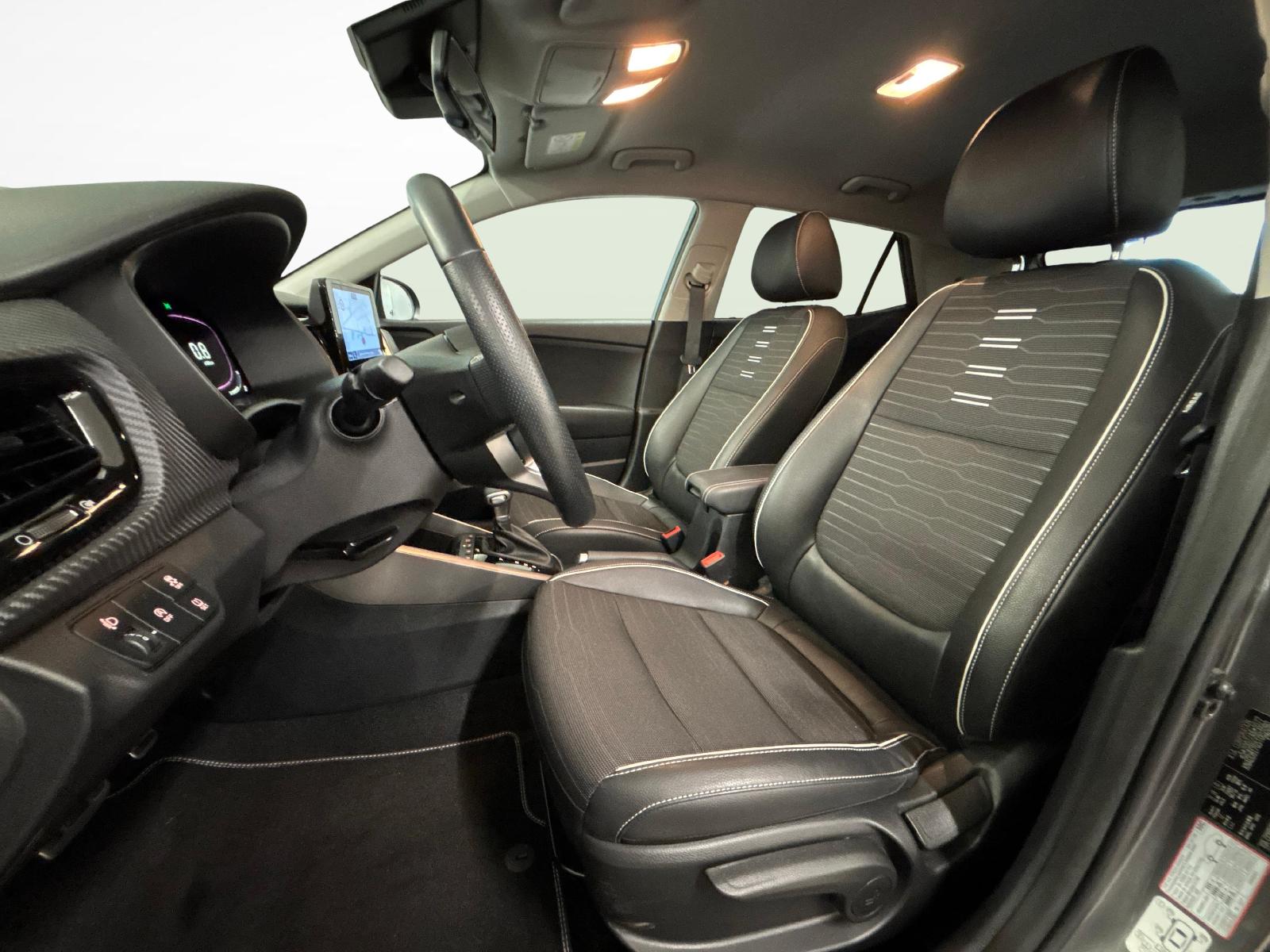 KIA Stonic 1.0 T-GDi MHEV GT-Line-image-9