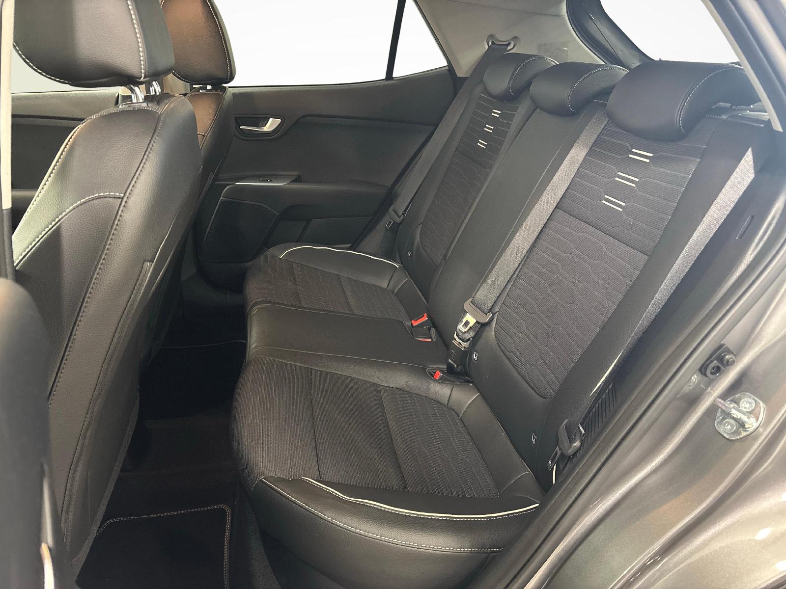 KIA Stonic 1.0 T-GDi MHEV GT-Line-image-10