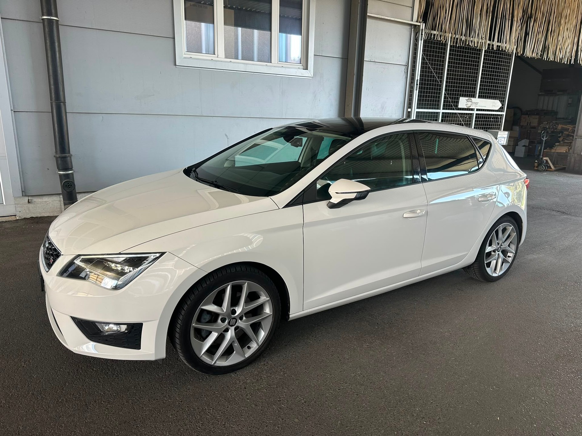 SEAT Leon 2.0 TDI FR Line DSG-image-1