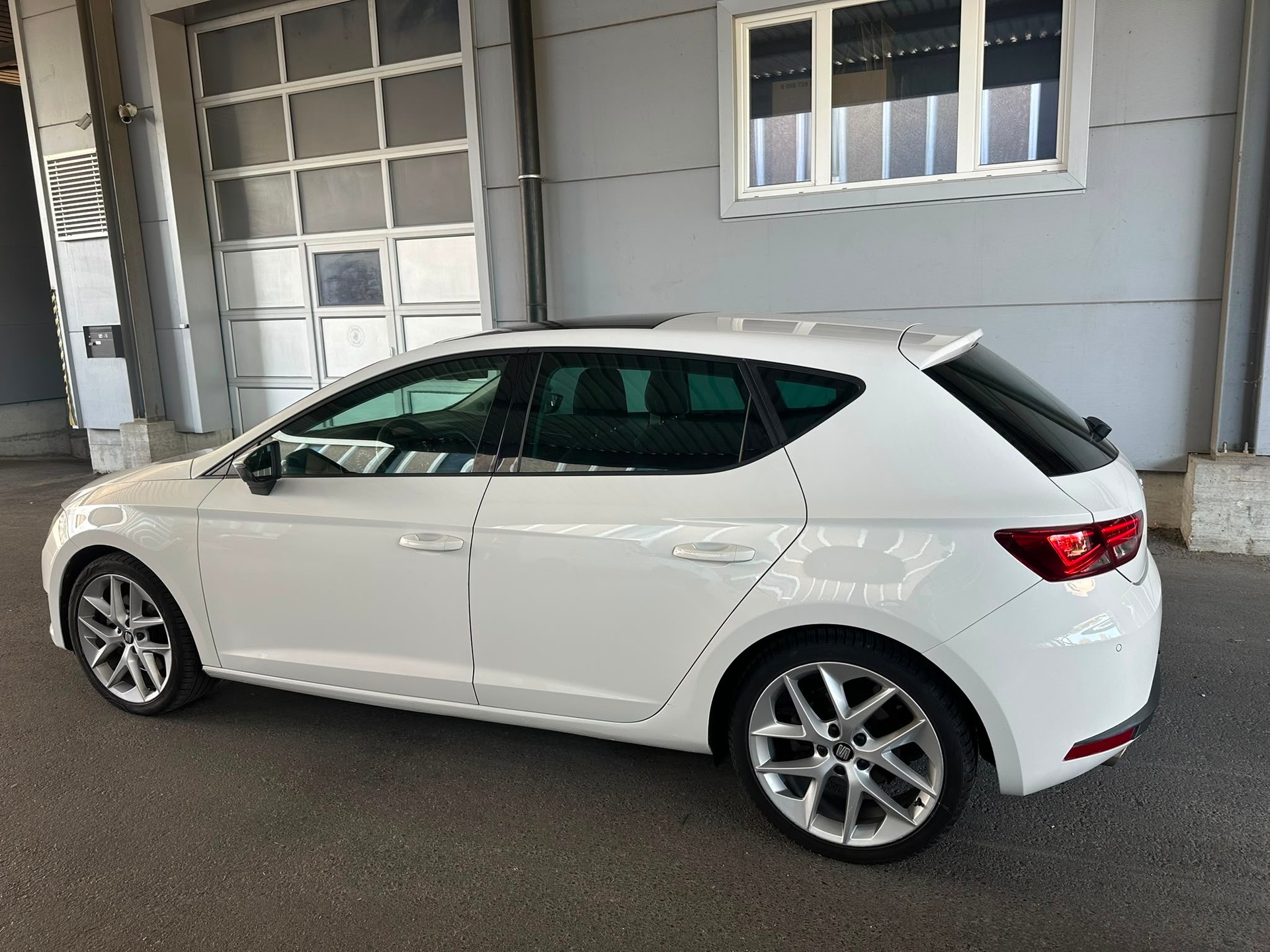SEAT Leon 2.0 TDI FR Line DSG-image-4