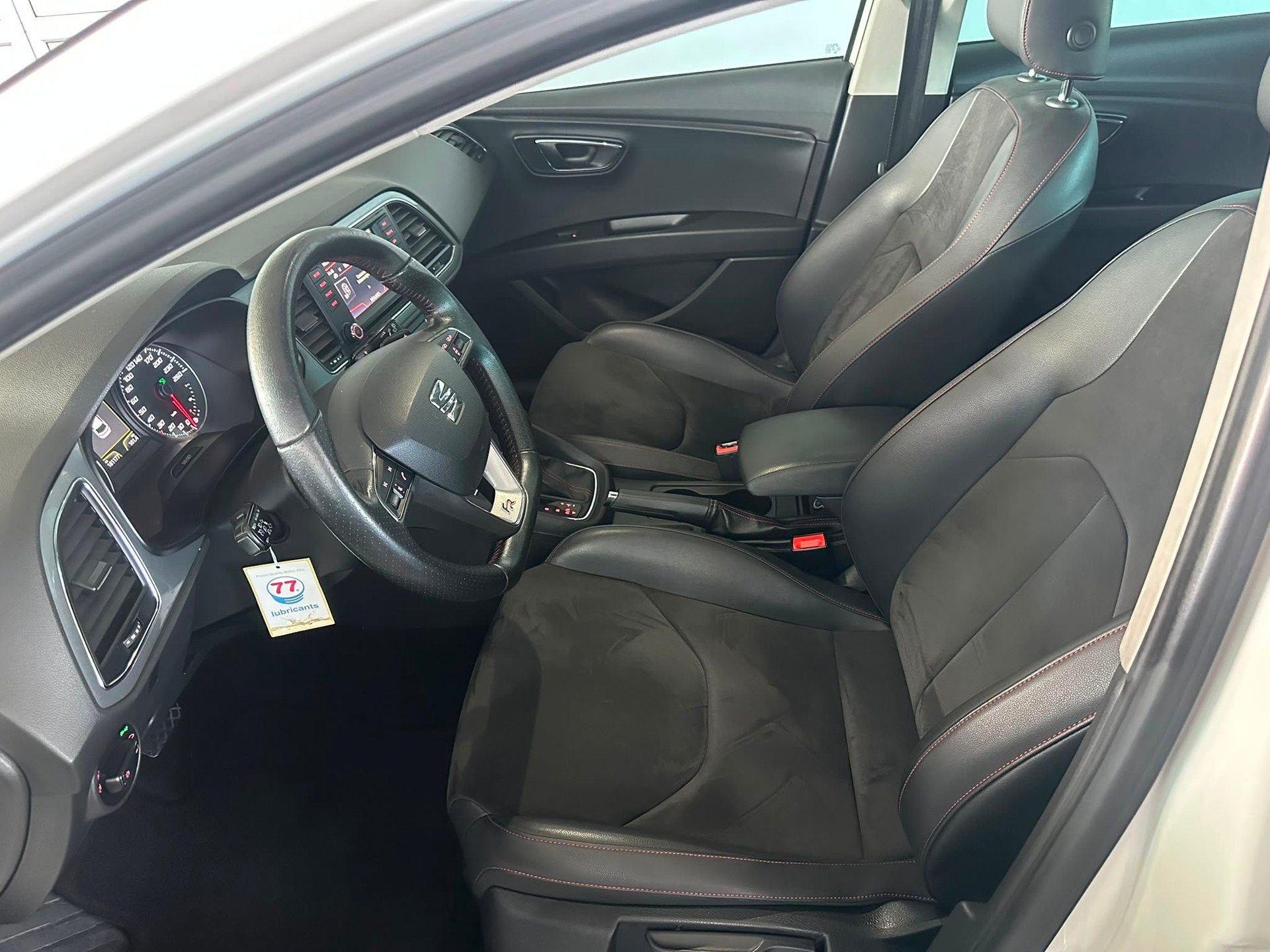 SEAT Leon 2.0 TDI FR Line DSG-image-8