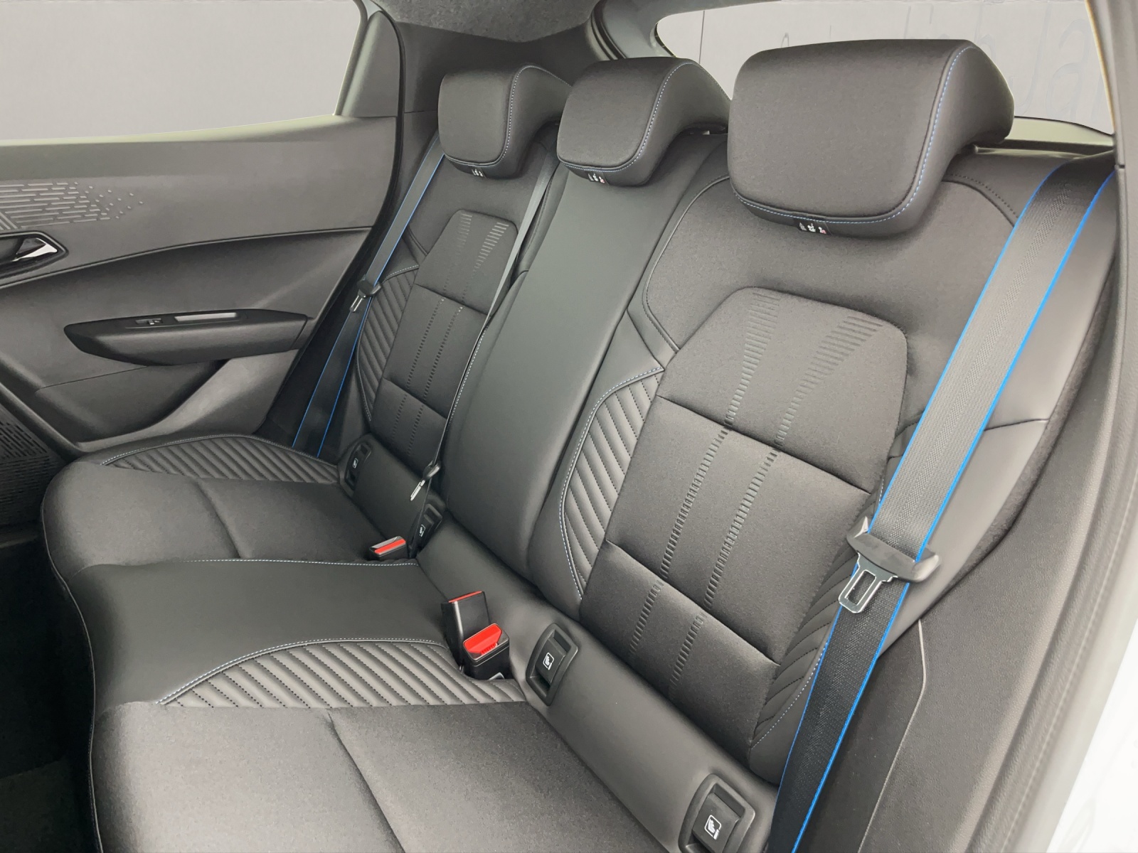 RENAULT Clio 1.8 E-Tech esprit Alpine-image-16
