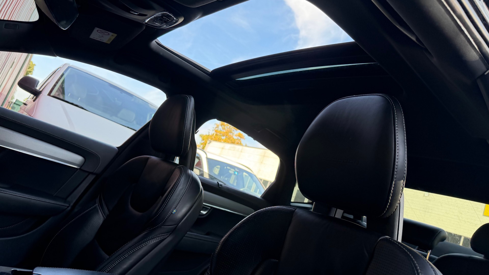 VOLVO S90 T8 eAWD Twin Engine Inscription Geartronic-image-11