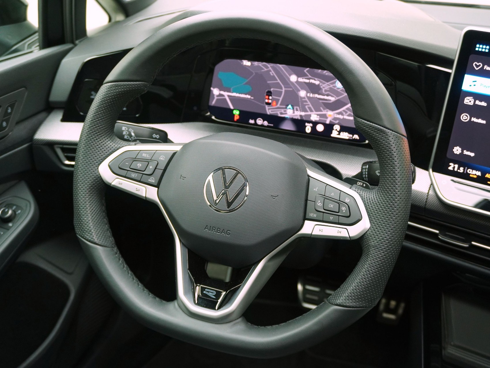 VW Golf 8.5 2.0 TSI DSG R-Line Black Style 4Motion **VW Werksgarantie bis 12/2030**-image-11