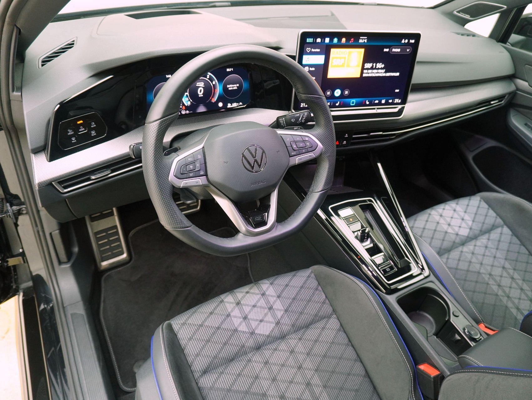 VW Golf 8.5 2.0 TSI DSG R-Line Black Style 4Motion **VW Werksgarantie bis 12/2030**-image-10