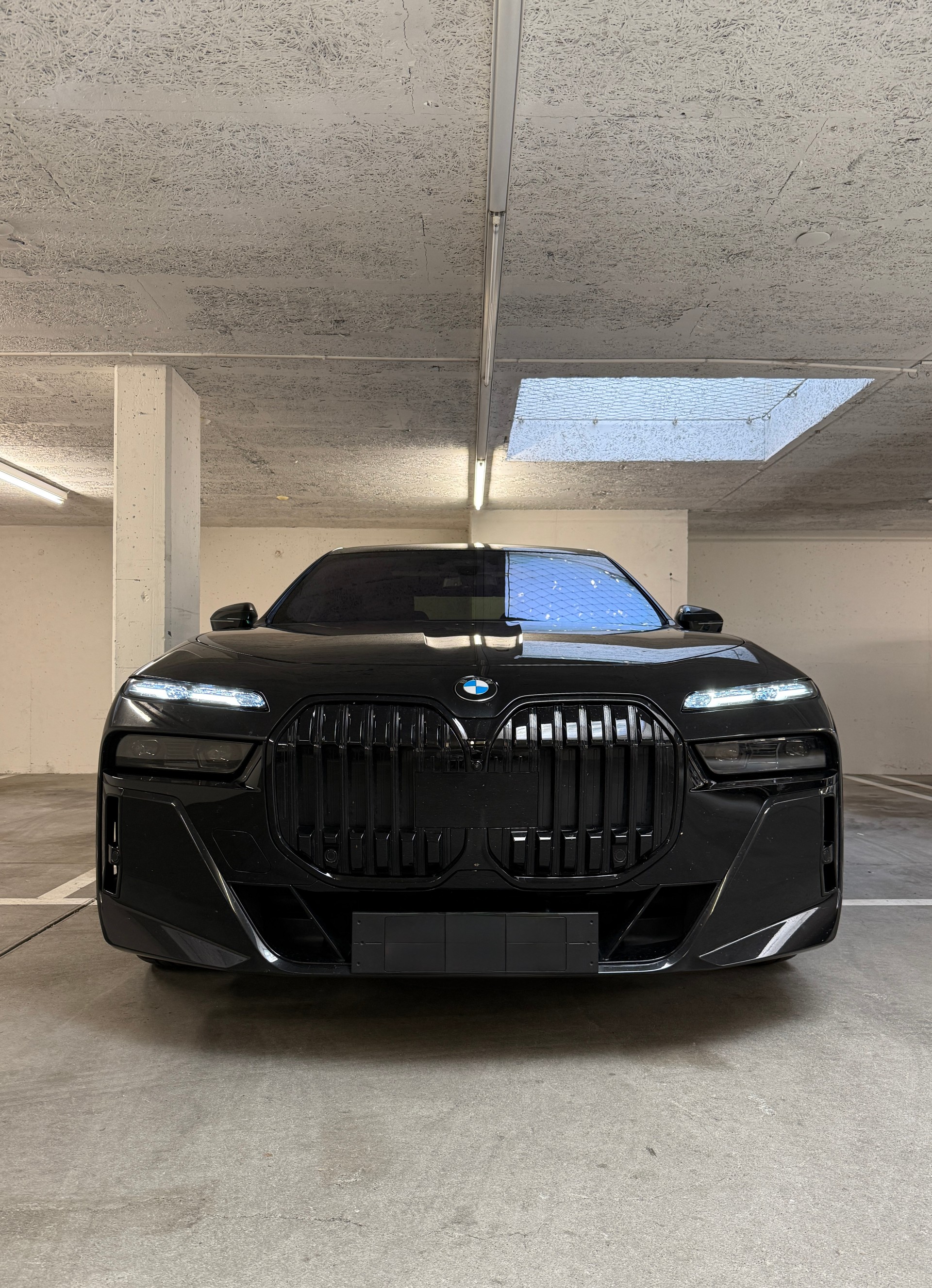 BMW 740d xDrive-image-1