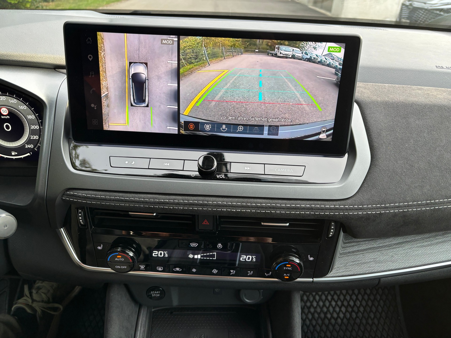 NISSAN Qashqai 1.5 VC-T Tekna+-image-12