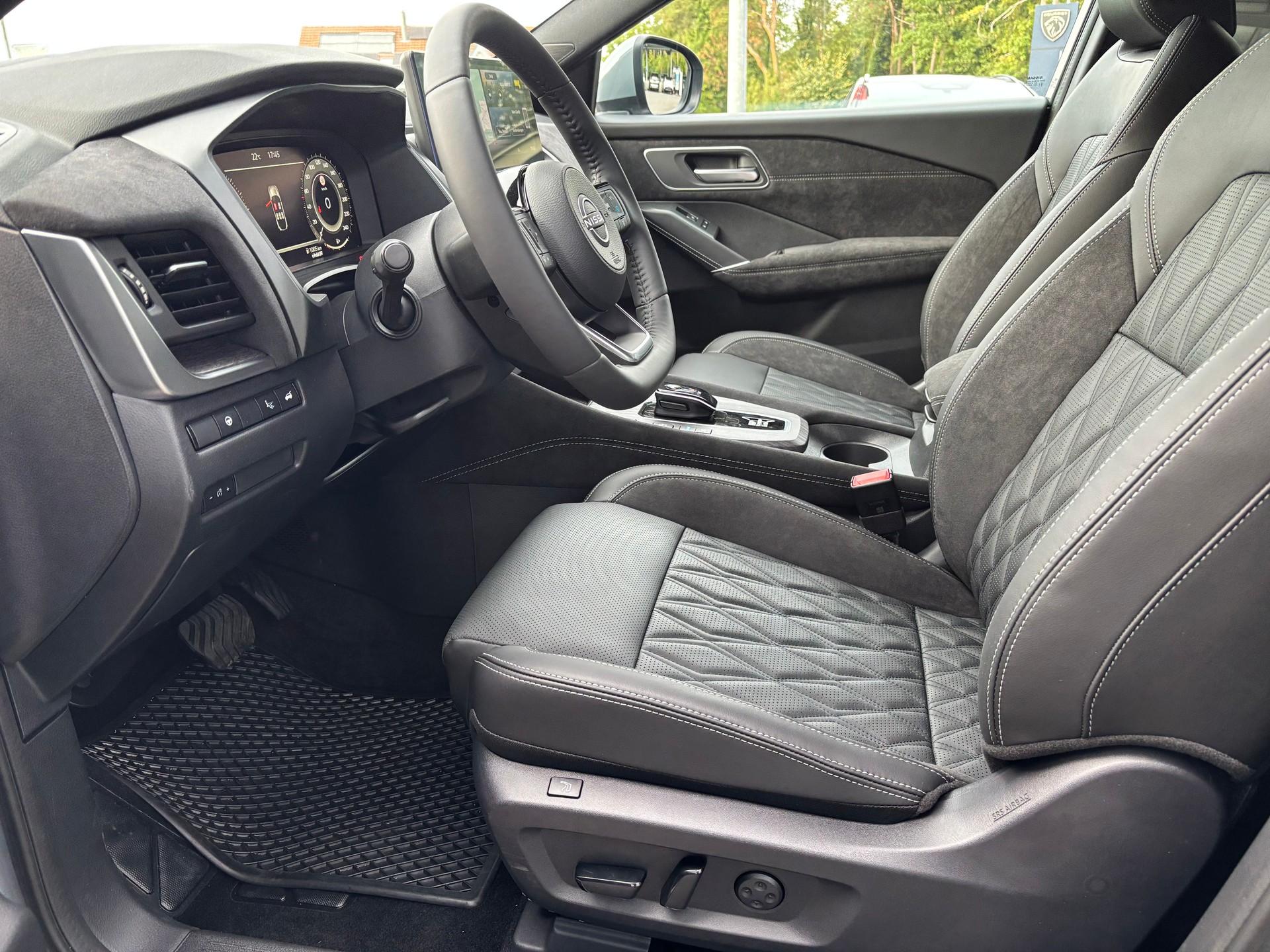 NISSAN Qashqai 1.5 VC-T Tekna+-image-10