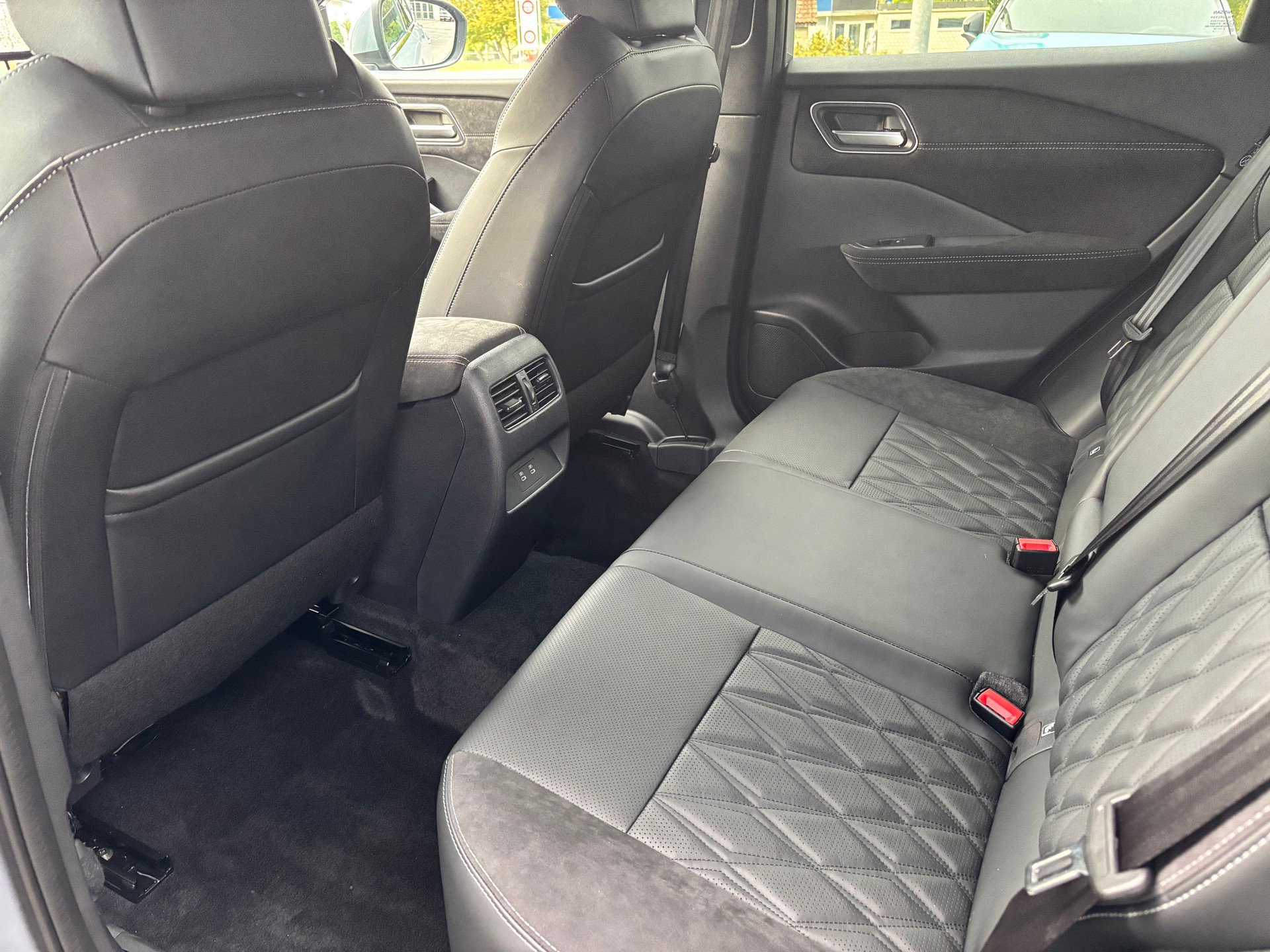 NISSAN Qashqai 1.5 VC-T Tekna+-image-8