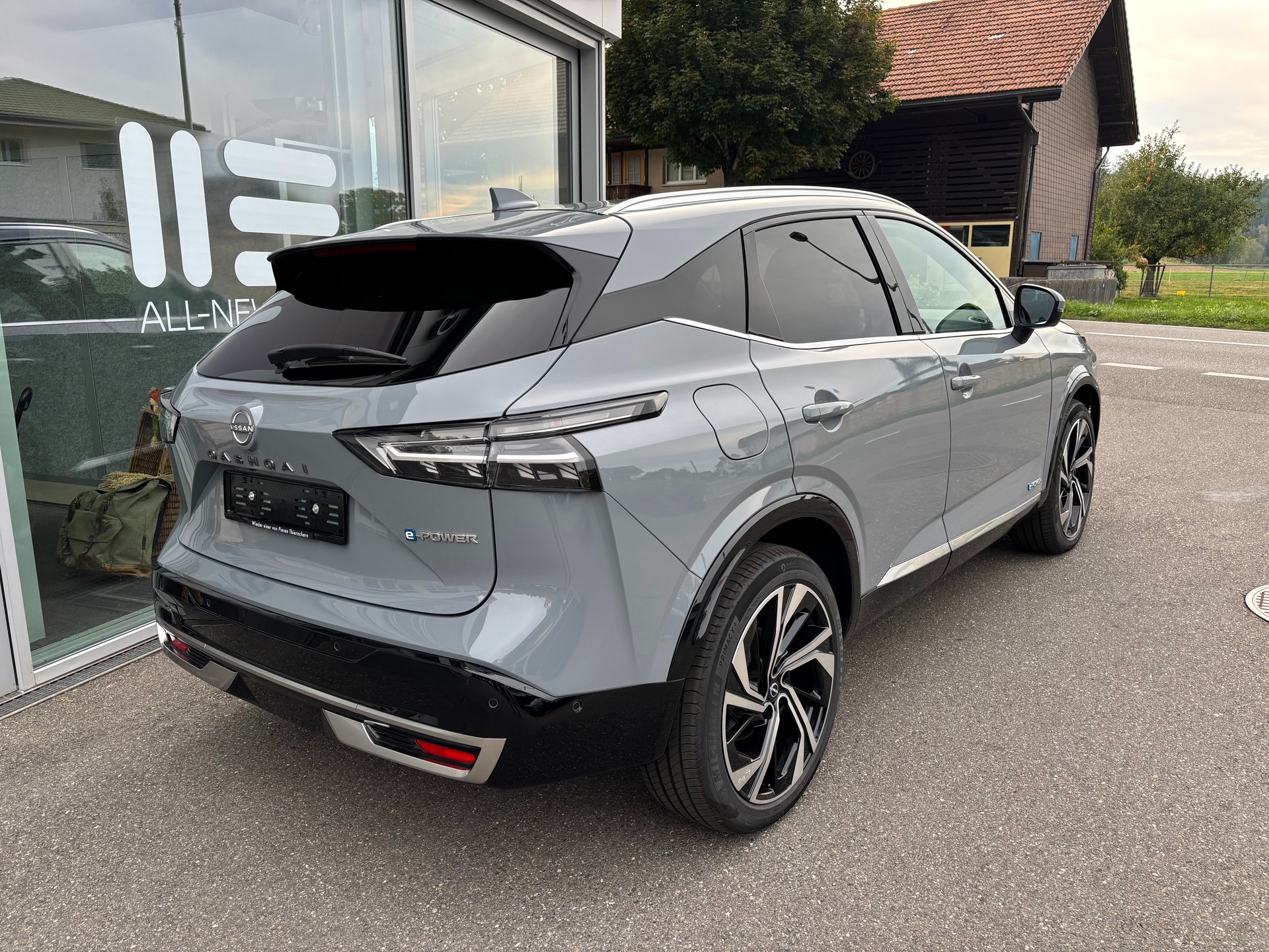 NISSAN Qashqai 1.5 VC-T Tekna+-image-3