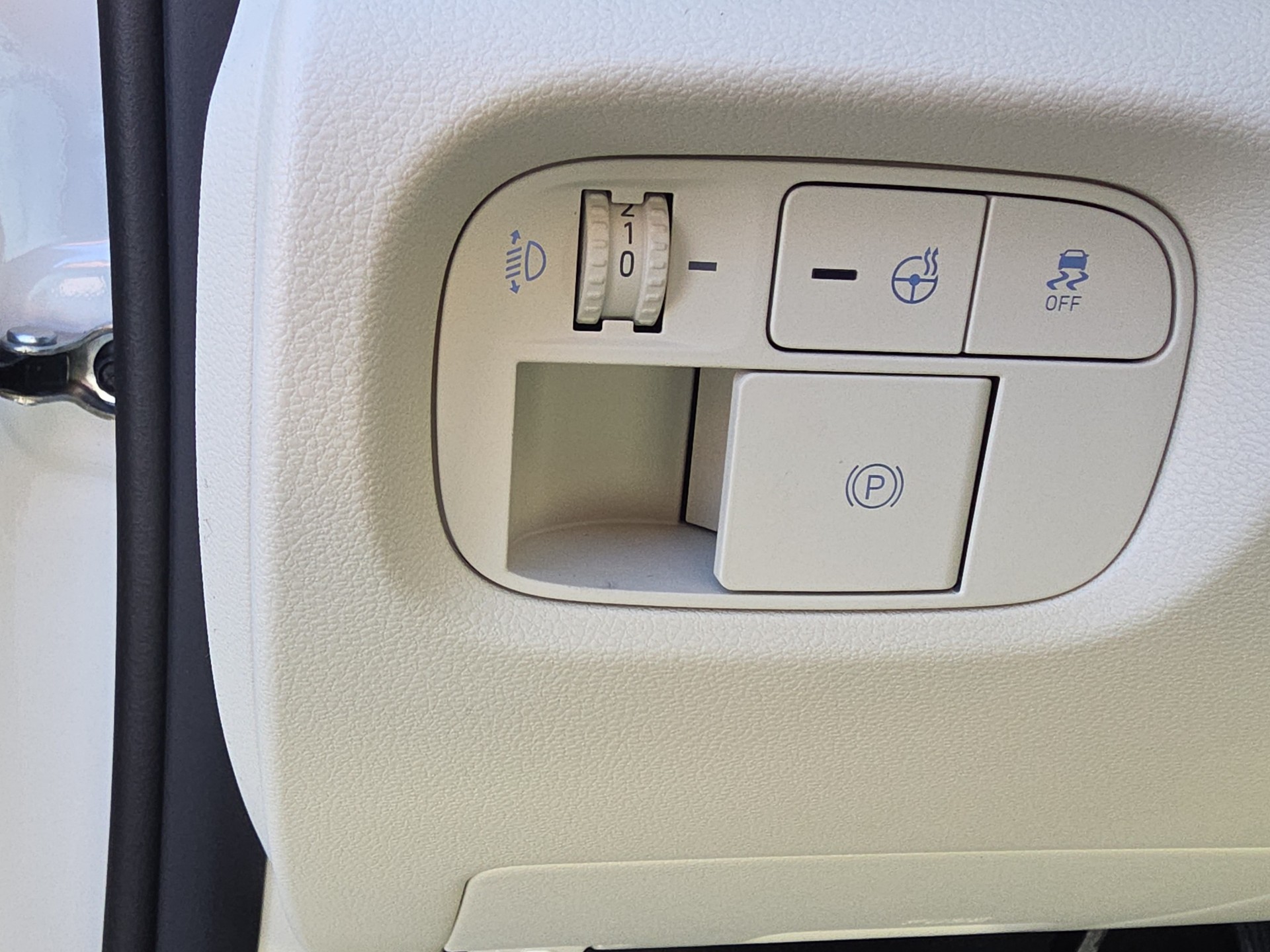 HYUNDAI Inster 49 kWh Electric Vertex-image-14