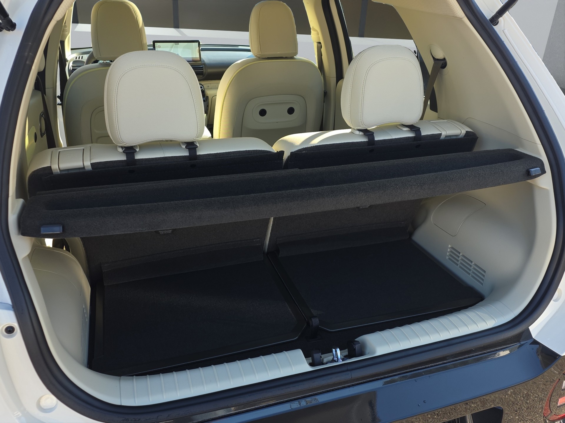 HYUNDAI Inster 49 kWh Electric Vertex-image-17