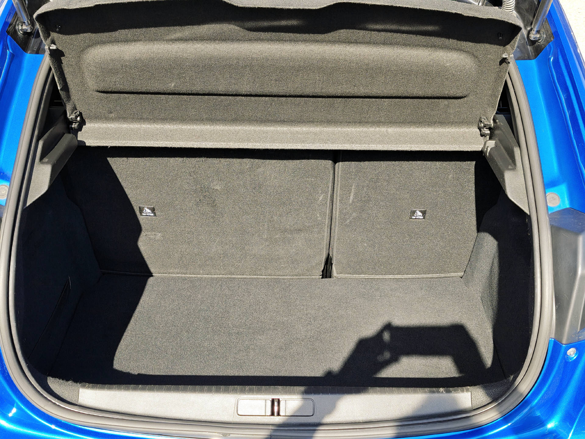 PEUGEOT 208 1.2 PureTech 130 GT-image-8