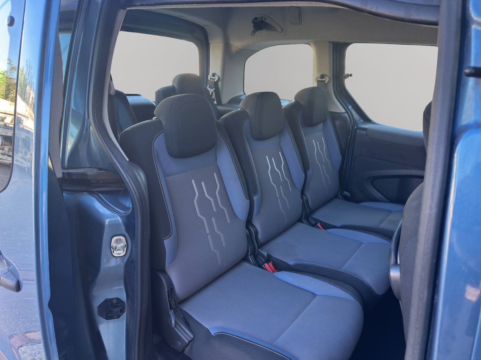 PEUGEOT Partner 1.6 e-HDI Family-image-19