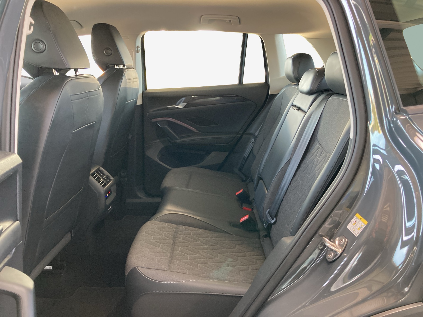 VW Tiguan 2.0 TSI DSG Life 4Motion-image-11