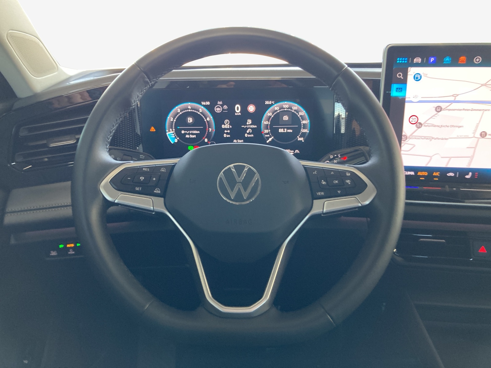 VW Tiguan 2.0 TSI DSG Life 4Motion-image-9