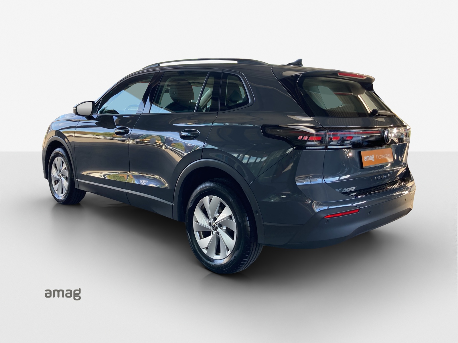 VW Tiguan 2.0 TSI DSG Life 4Motion-image-2