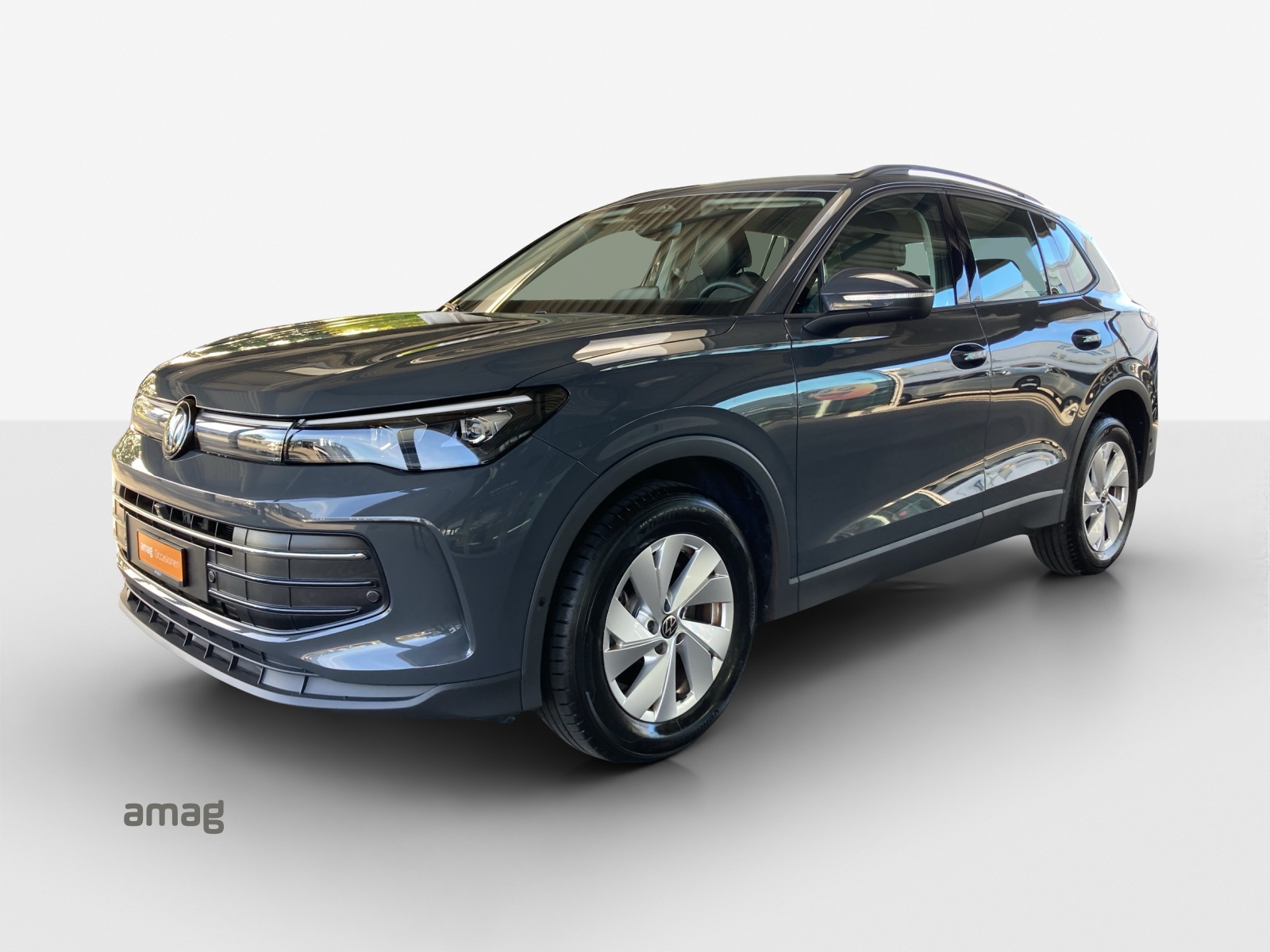 VW Tiguan 2.0 TSI DSG Life 4Motion-image-0