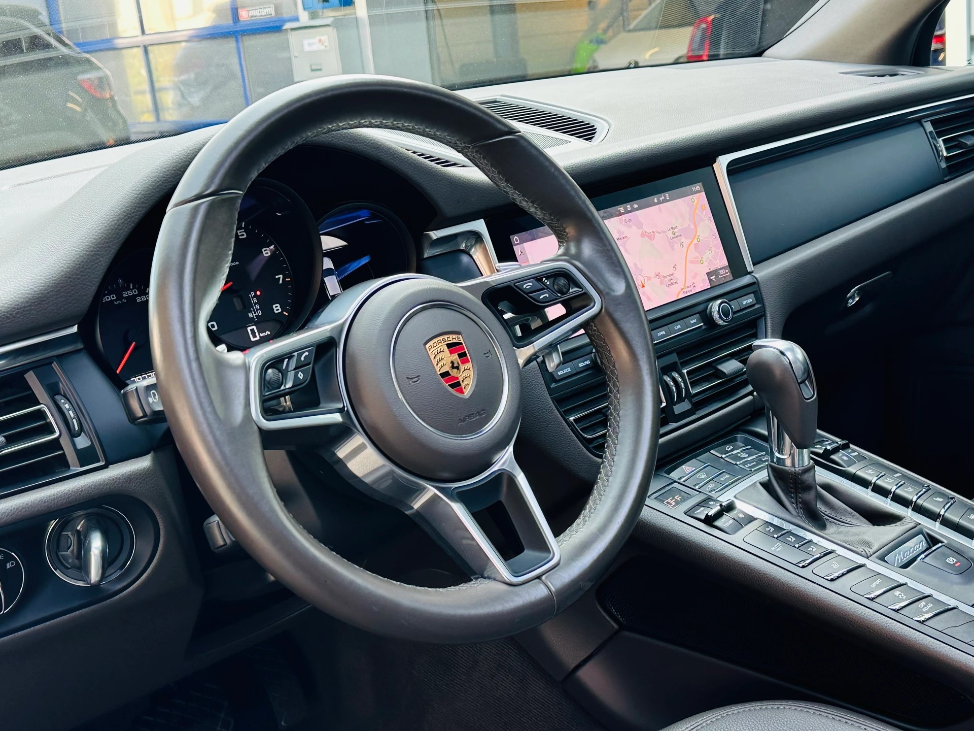 PORSCHE Macan PDK-image-5