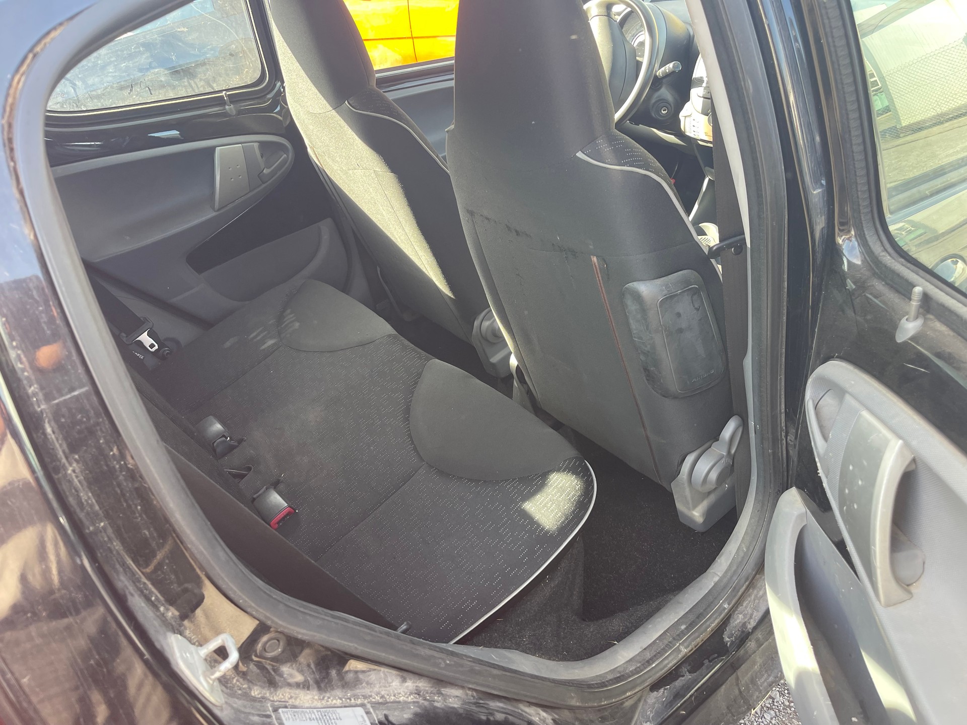 PEUGEOT 107 1.0 Swiss Edition-image-5