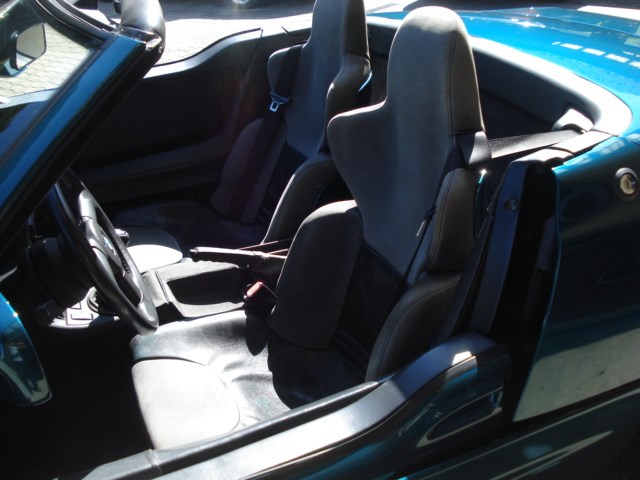 BMW Z1-showroom-element-3