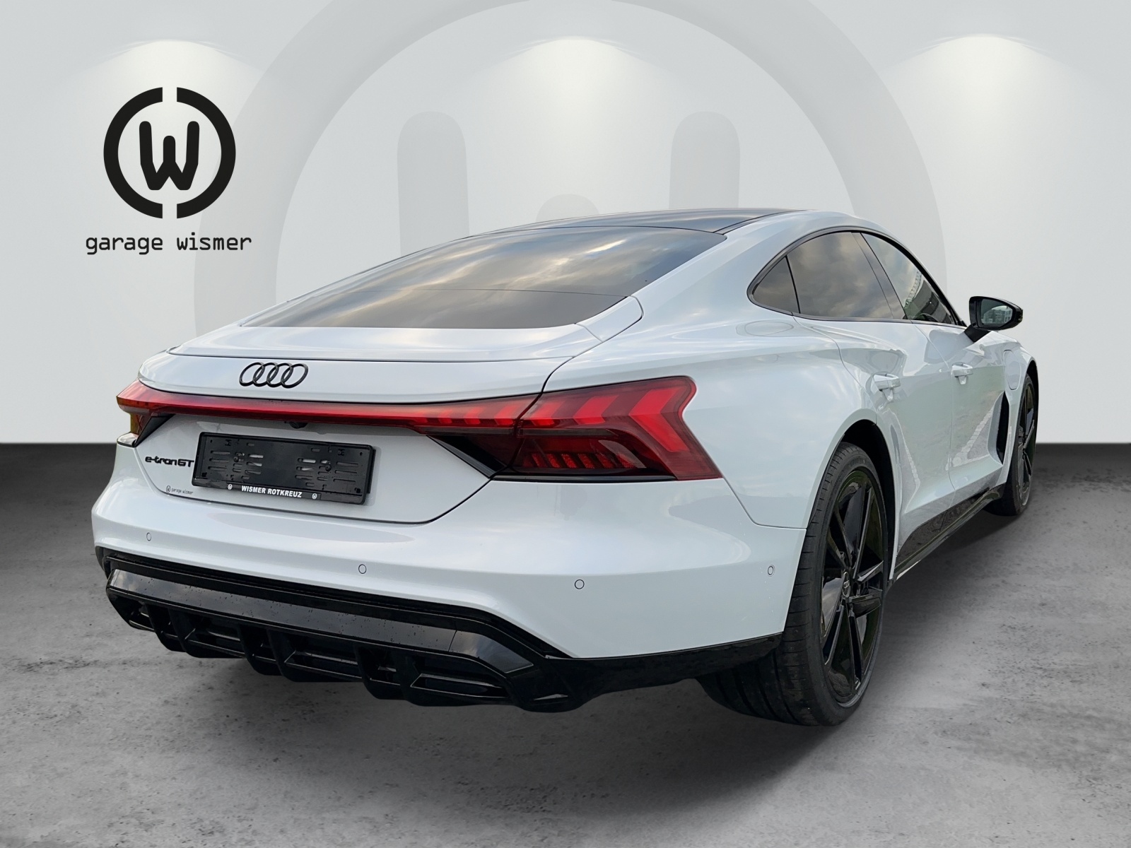 AUDI e-tron GT quattro-showroom-element-3