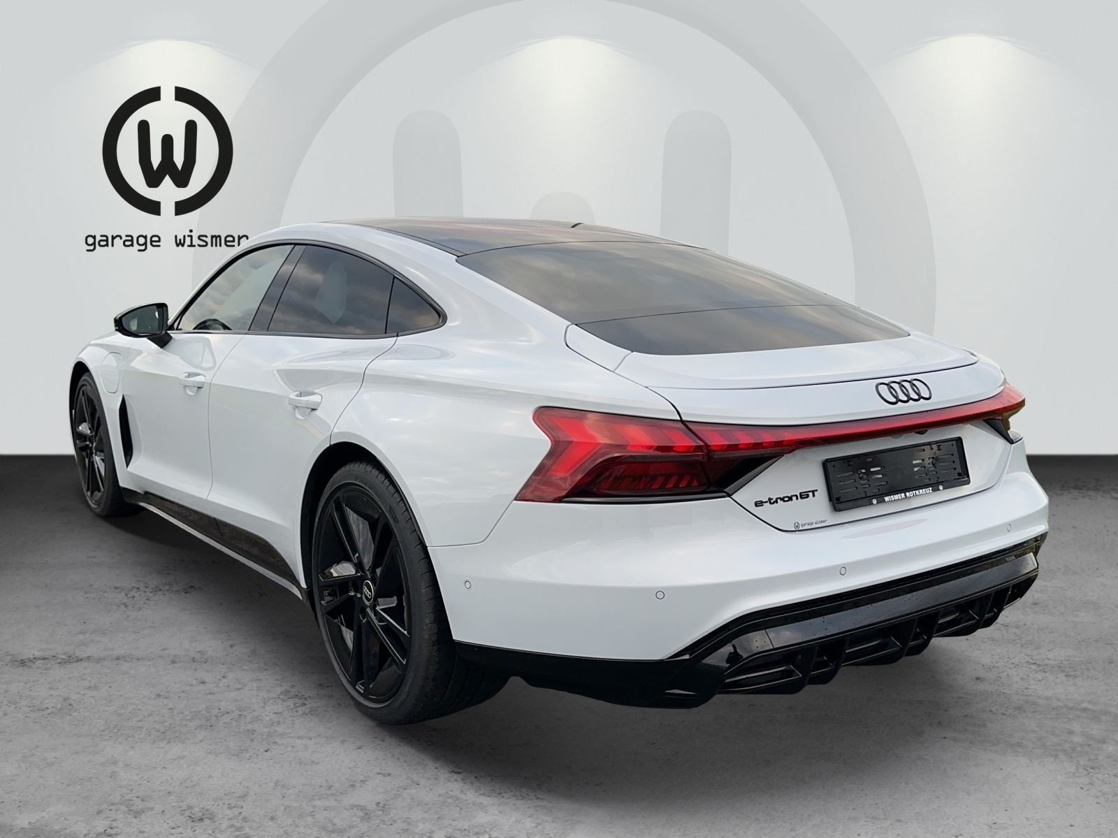 AUDI e-tron GT quattro-showroom-element-2