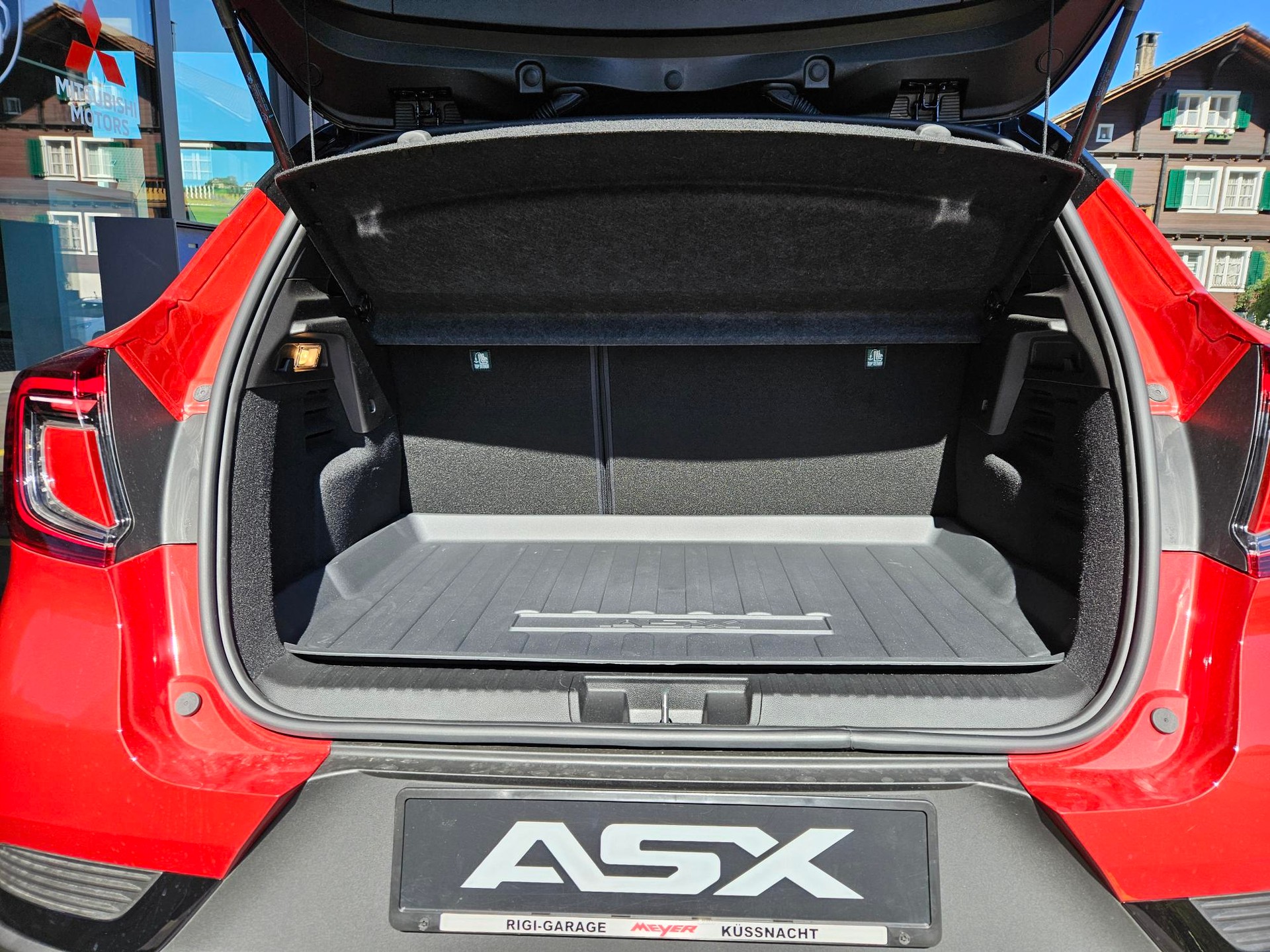 MITSUBISHI ASX 1.6 HEV Instyle-image-11
