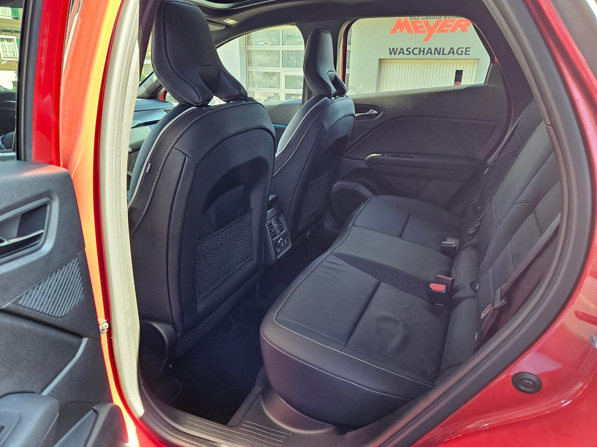 MITSUBISHI ASX 1.6 HEV Instyle-image-8