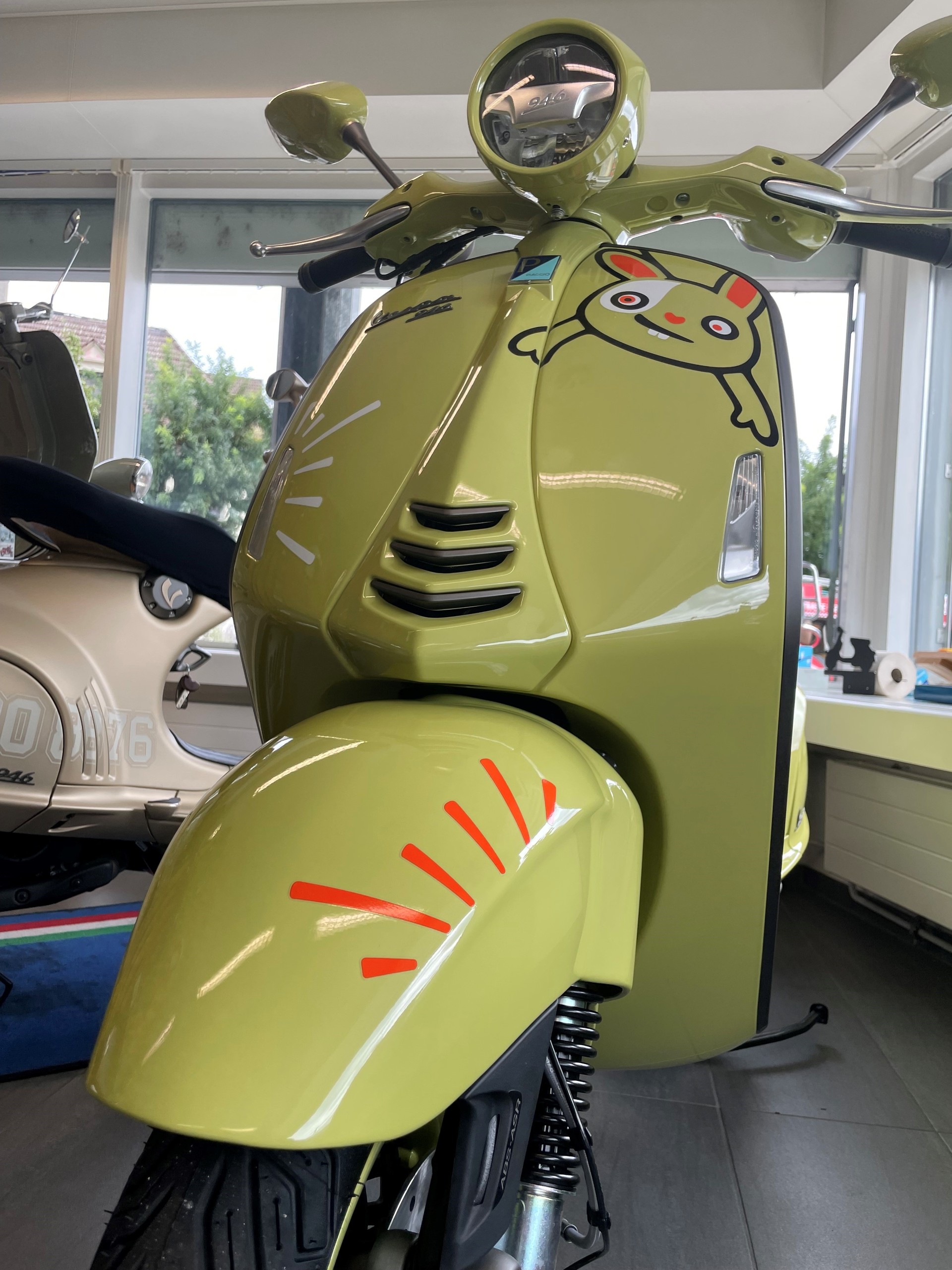 PIAGGIO Vespa 946 125 Bunny 10 Anniversario-image-3
