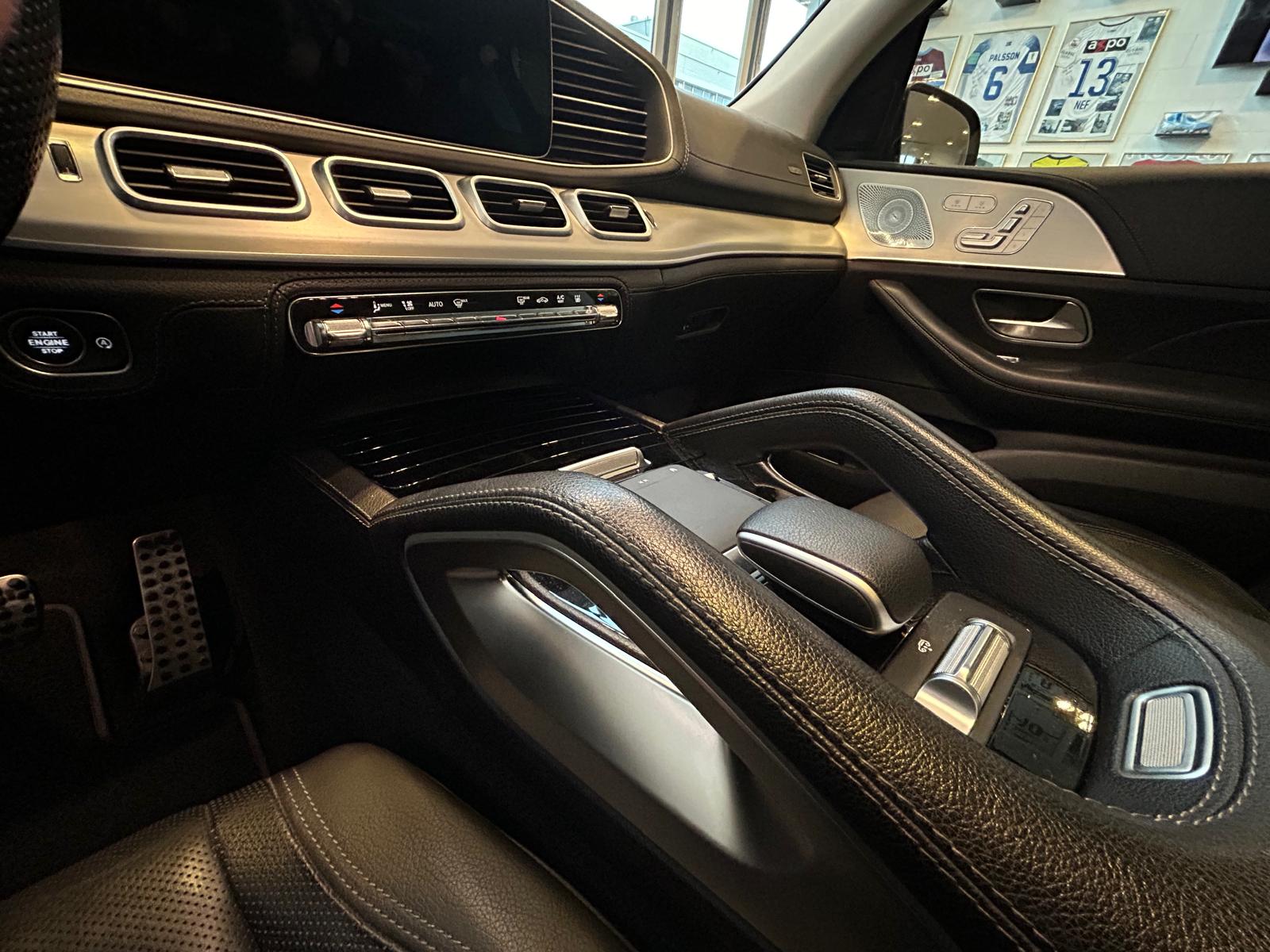 MERCEDES-BENZ GLE 400 d AMG Line 4Matic-image-17