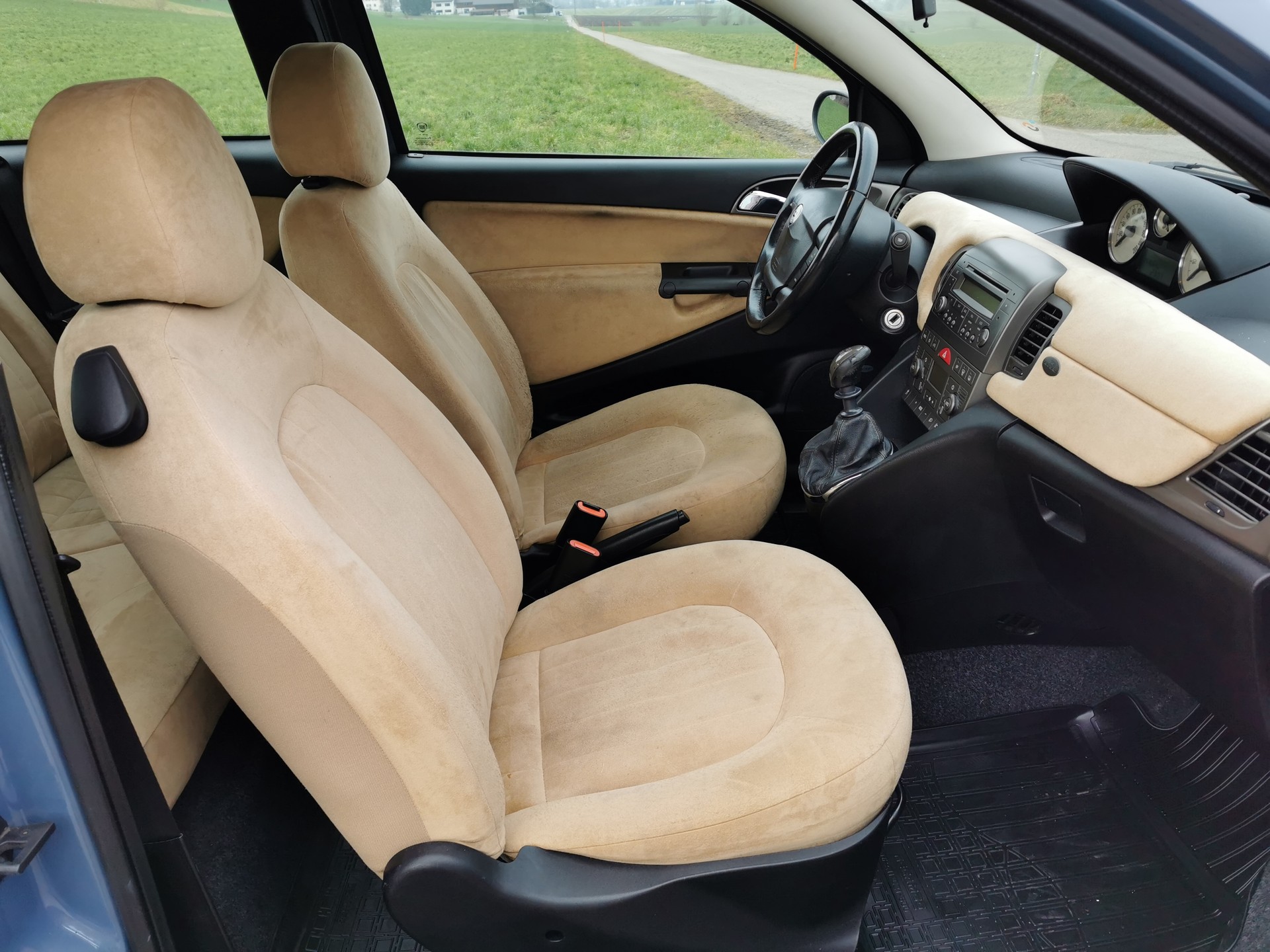 LANCIA Ypsilon 1.4 16V Platino-image-5