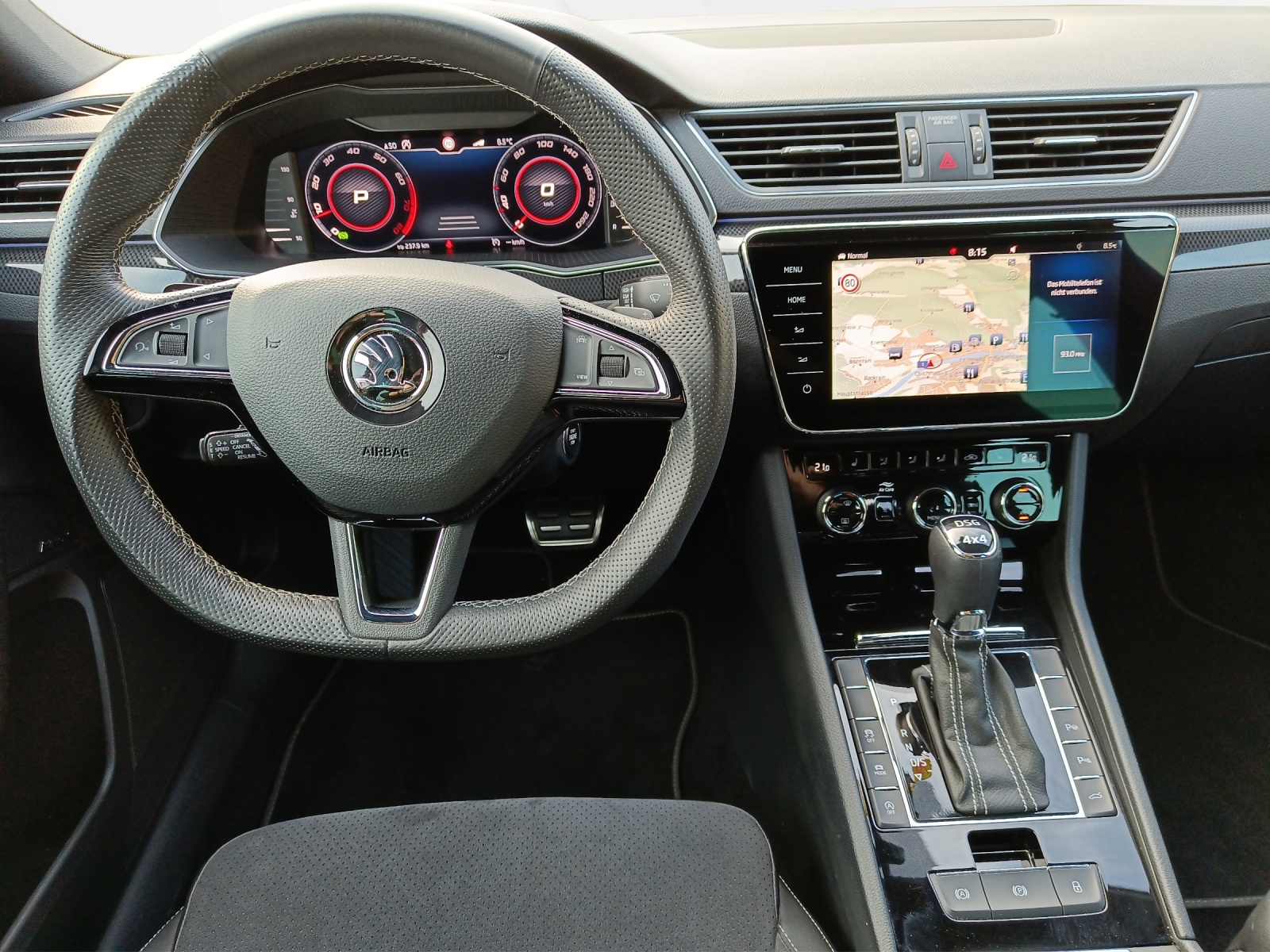 SKODA Superb Combi 2.0 TSI SportLine+ DSG 4x4-image-9