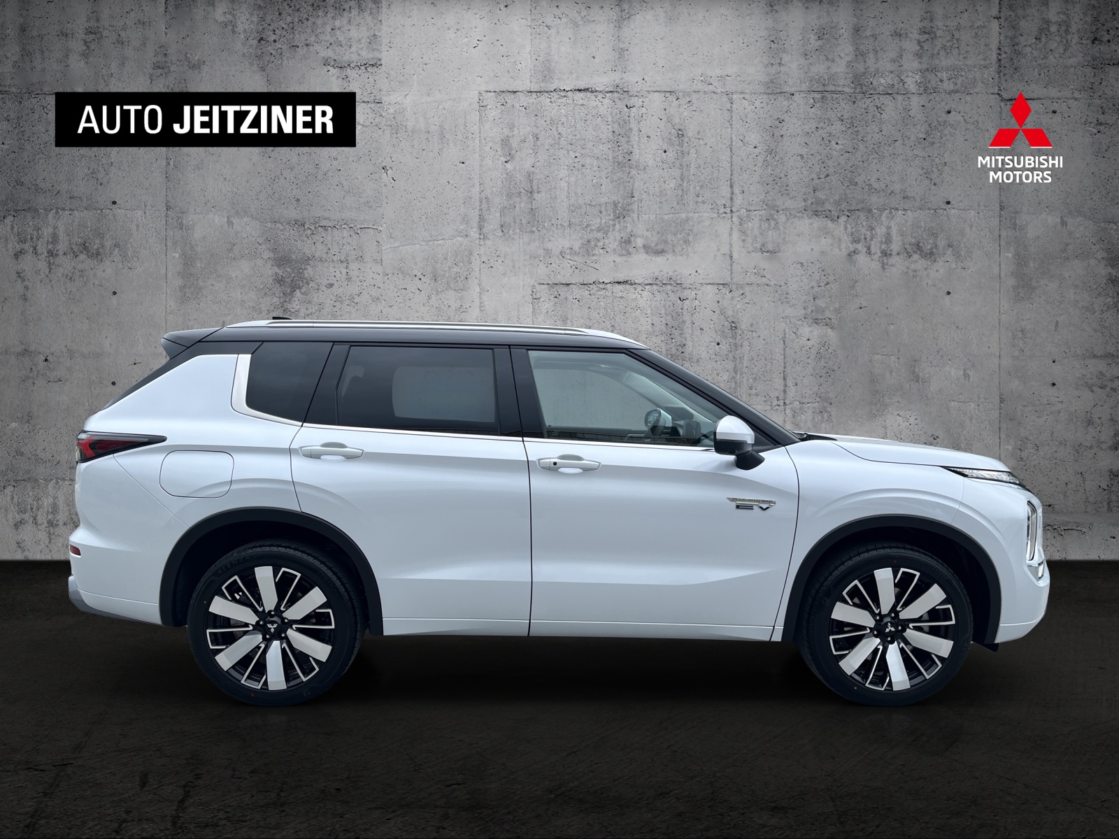 MITSUBISHI Outlander 2.4 PHEV Instyle 4WD Automatic-image-6
