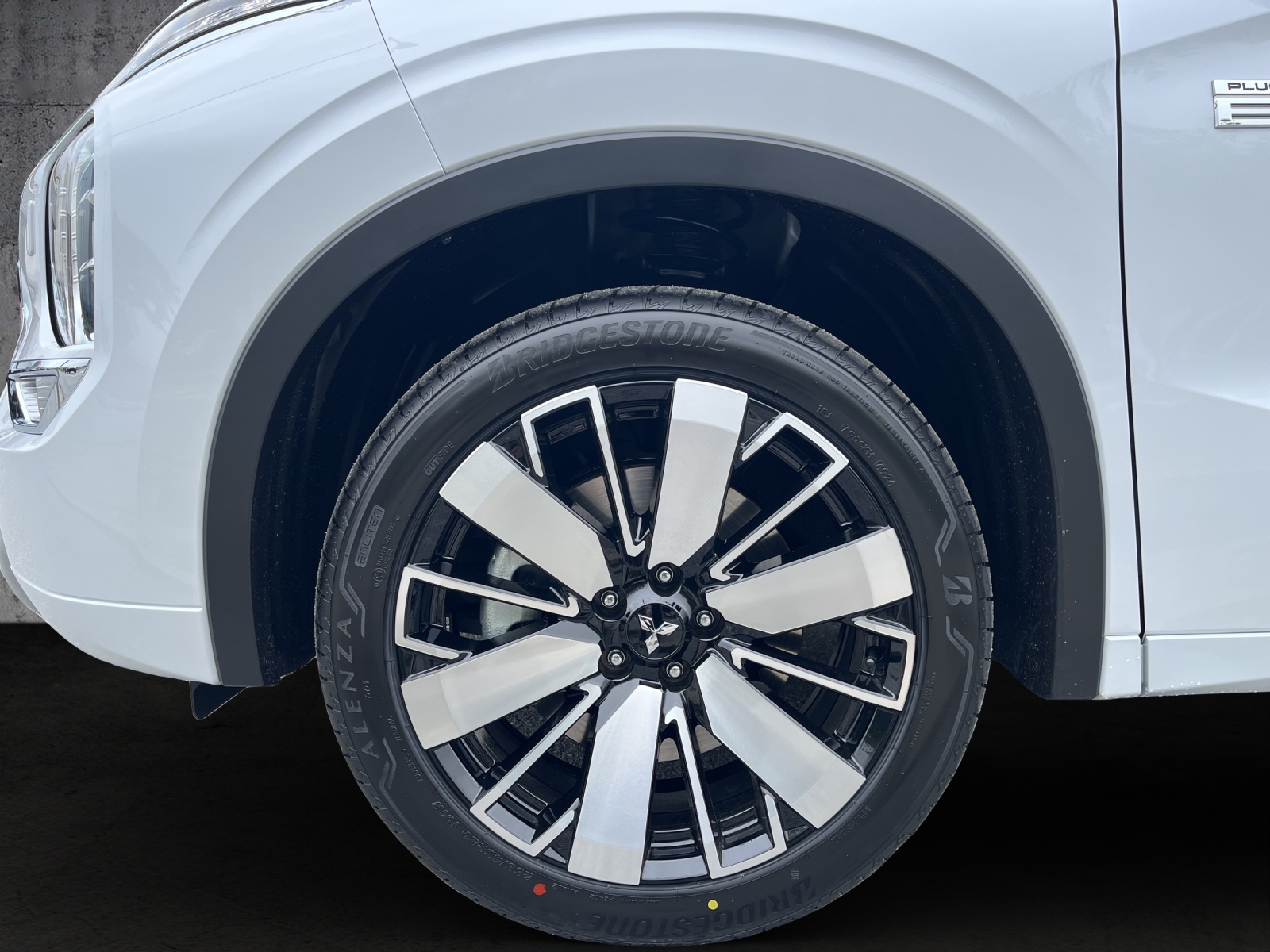 MITSUBISHI Outlander 2.4 PHEV Instyle 4WD Automatic-image-15