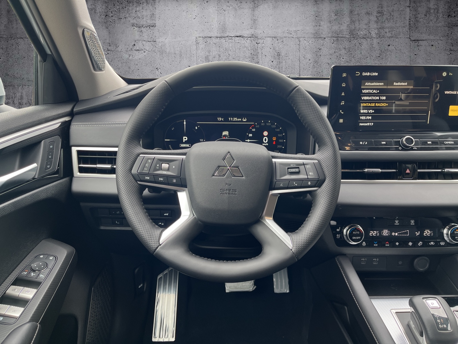 MITSUBISHI Outlander 2.4 PHEV Instyle 4WD Automatic-image-9