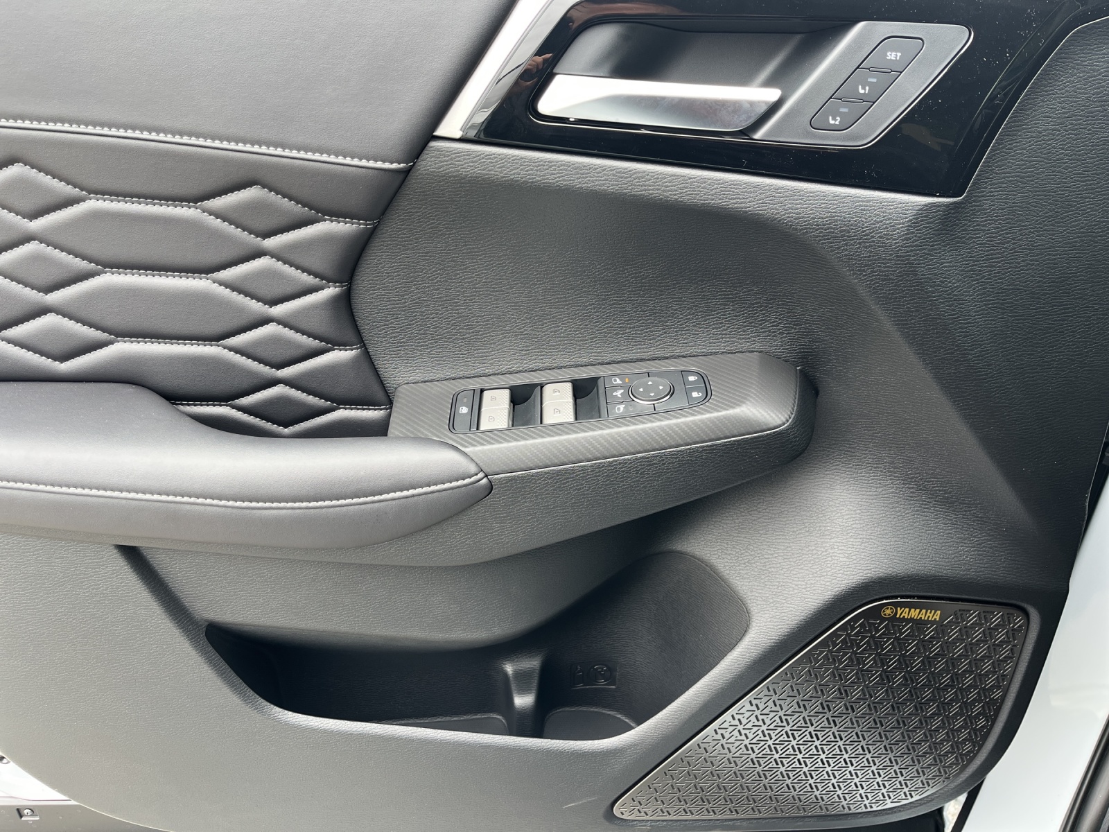 MITSUBISHI Outlander 2.4 PHEV Instyle 4WD Automatic-image-17