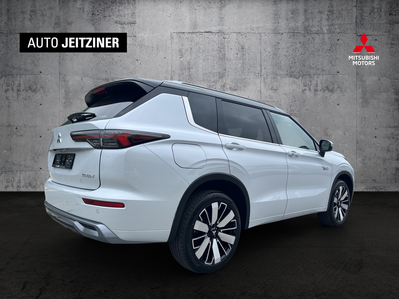 MITSUBISHI Outlander 2.4 PHEV Instyle 4WD Automatic-image-4