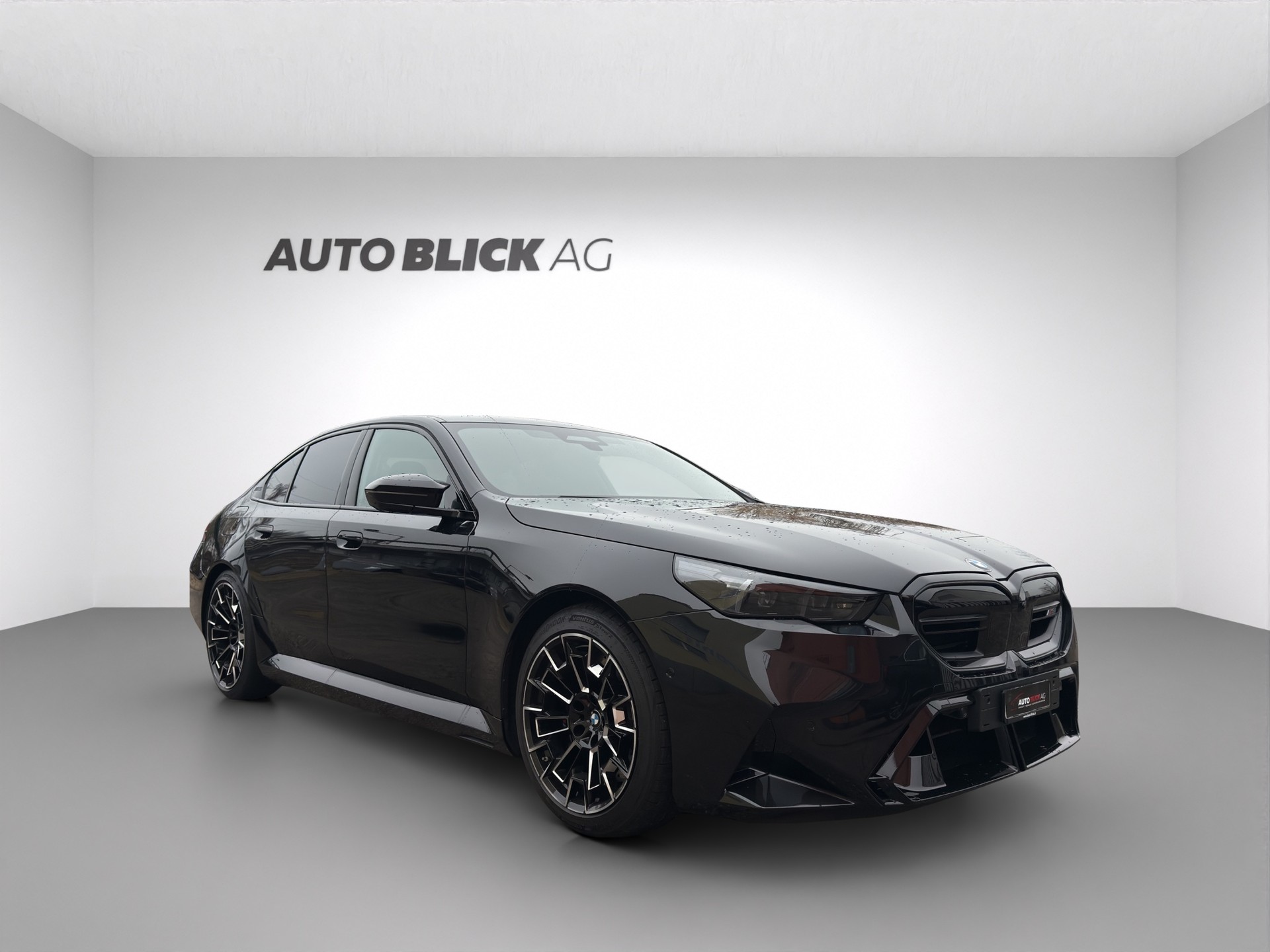 BMW M5 xDrive-image-1