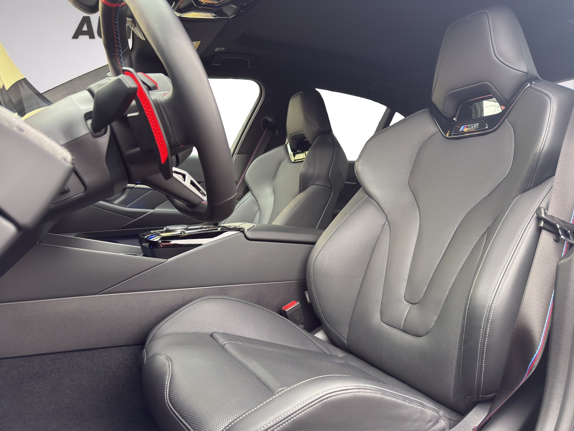 BMW M5 xDrive-image-9